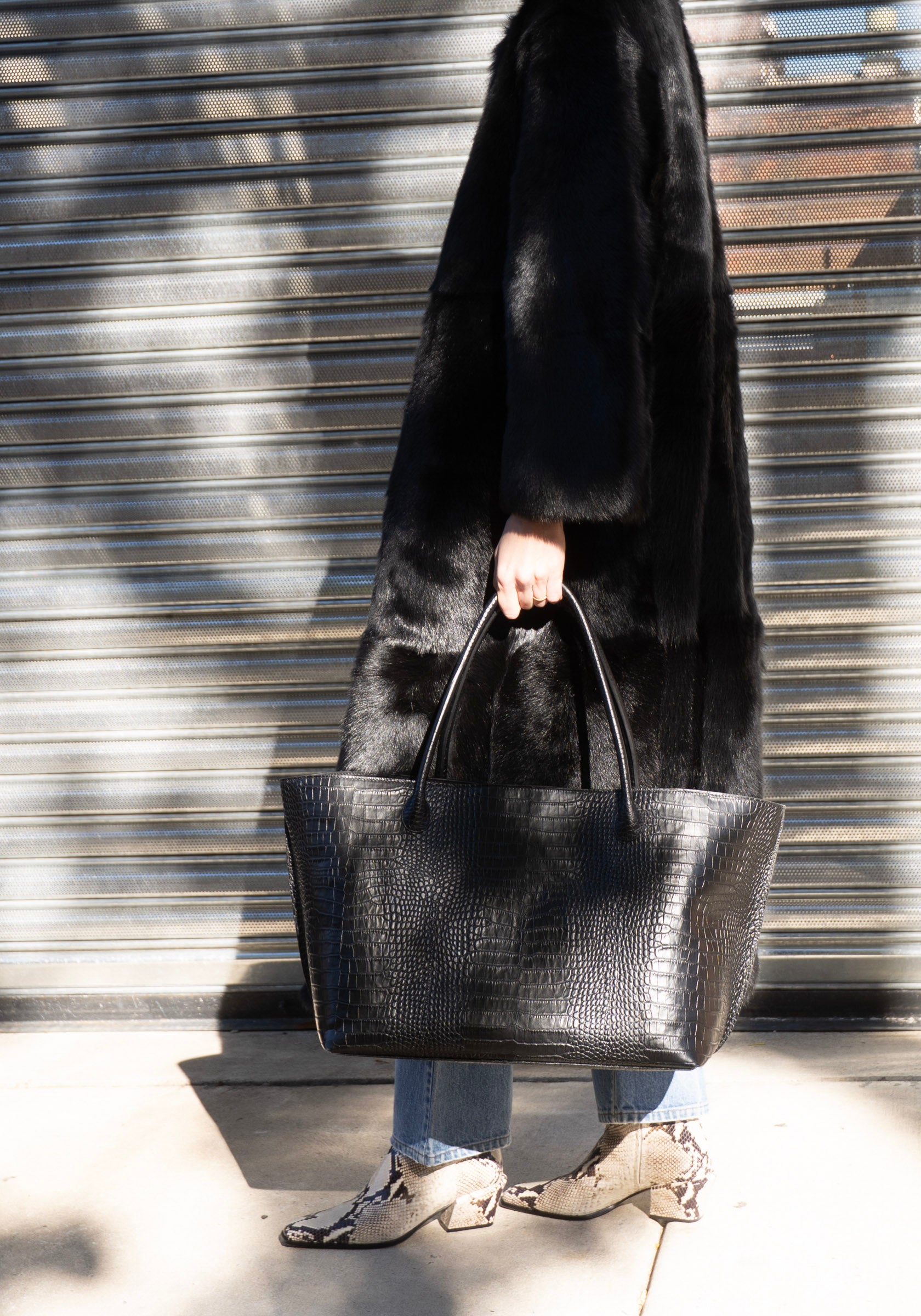 Eva Weekend Tote in Black Croc – VESTIGE