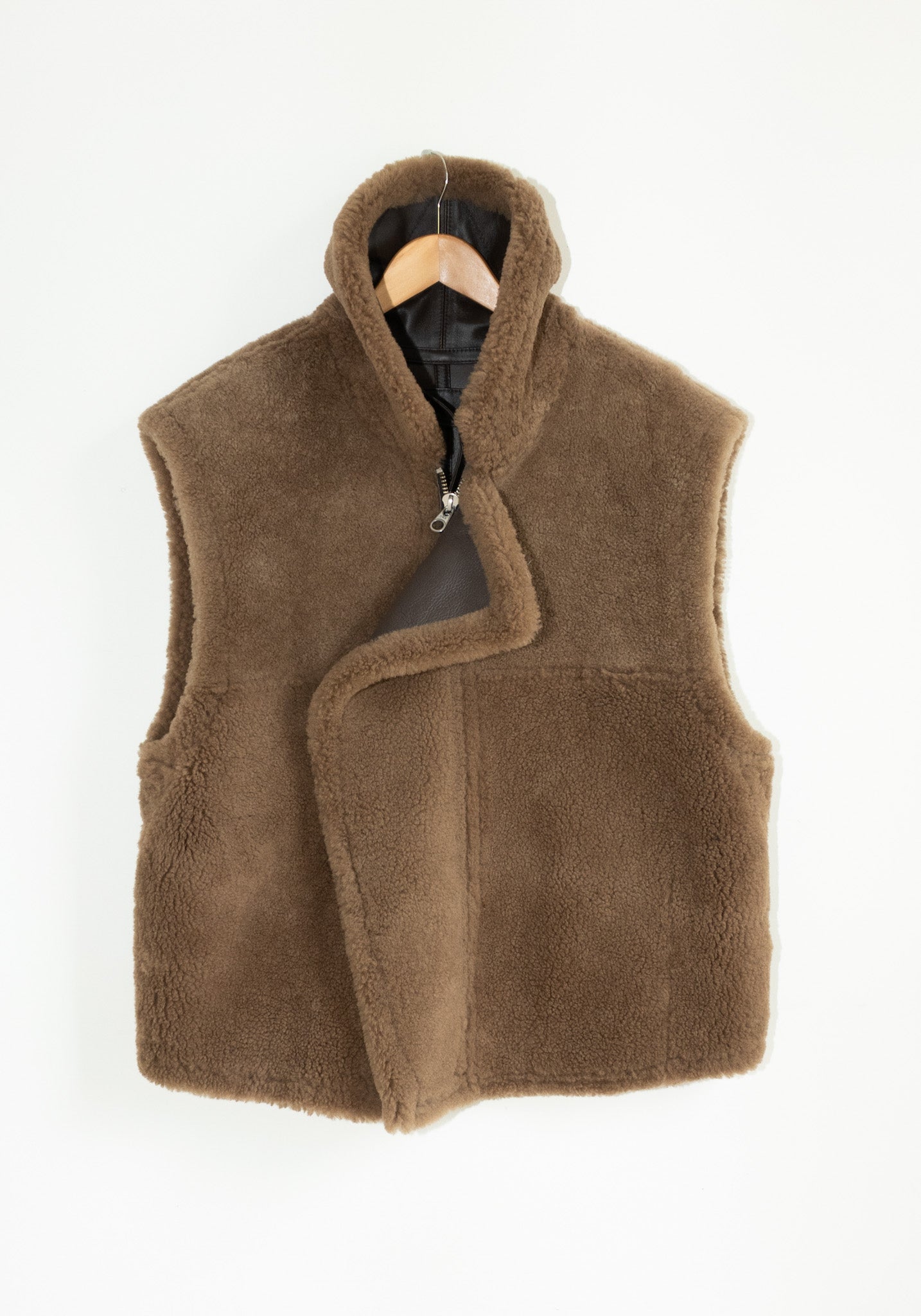 Tanaka Shearling Vest in Brown – VESTIGE
