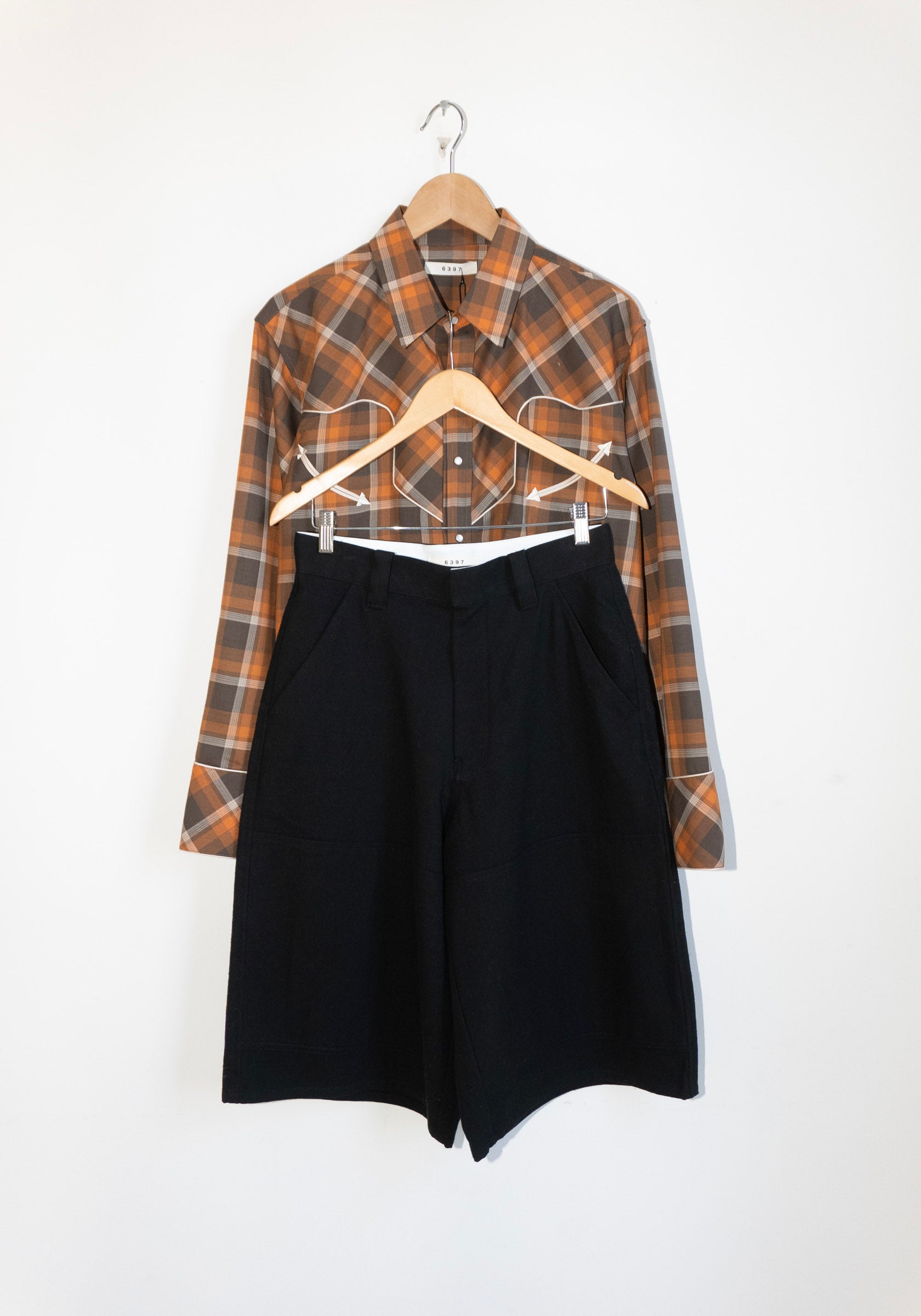 6397 Big Short in Black