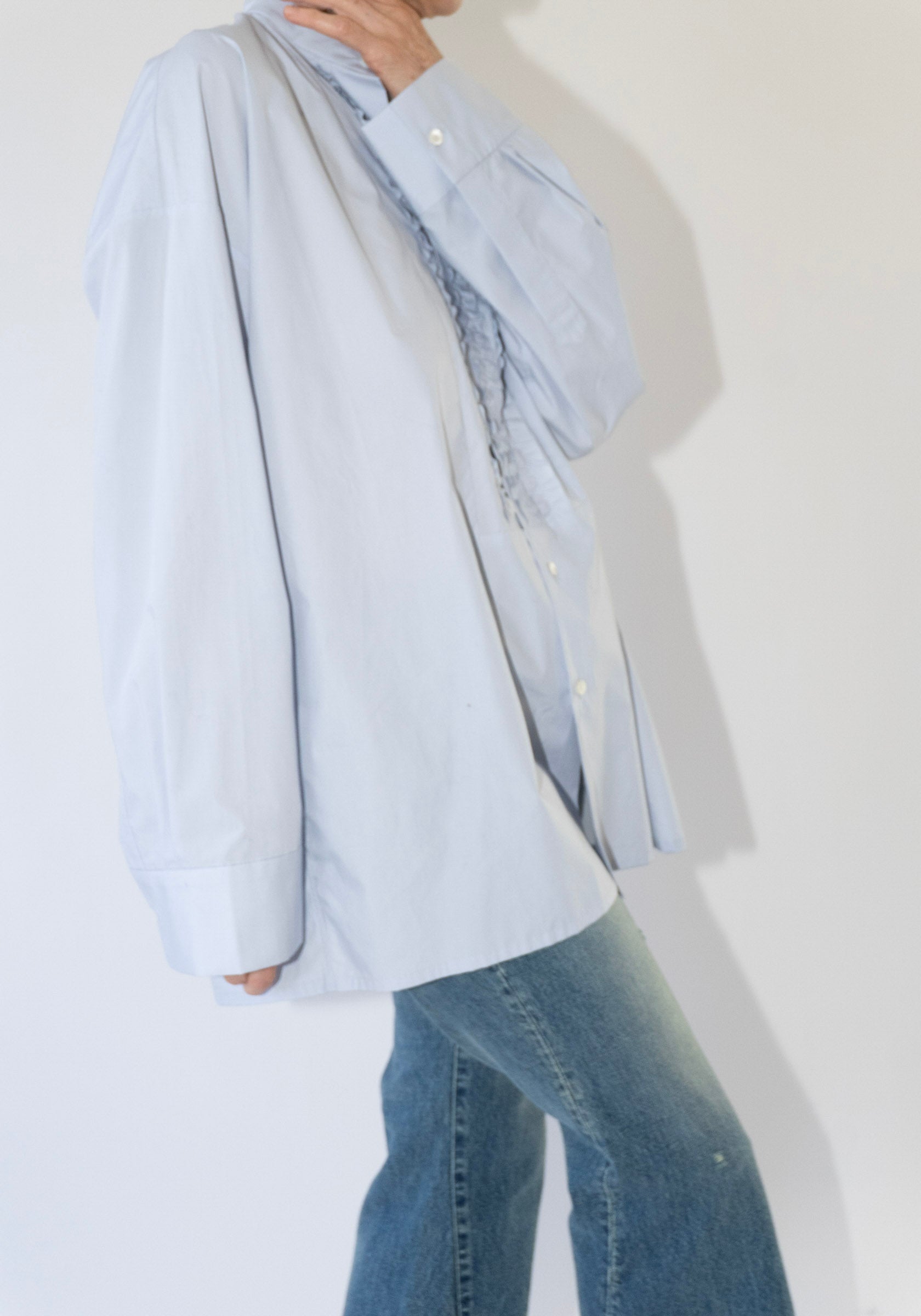 6397 Minimalist Tuxedo Shirt in Blue