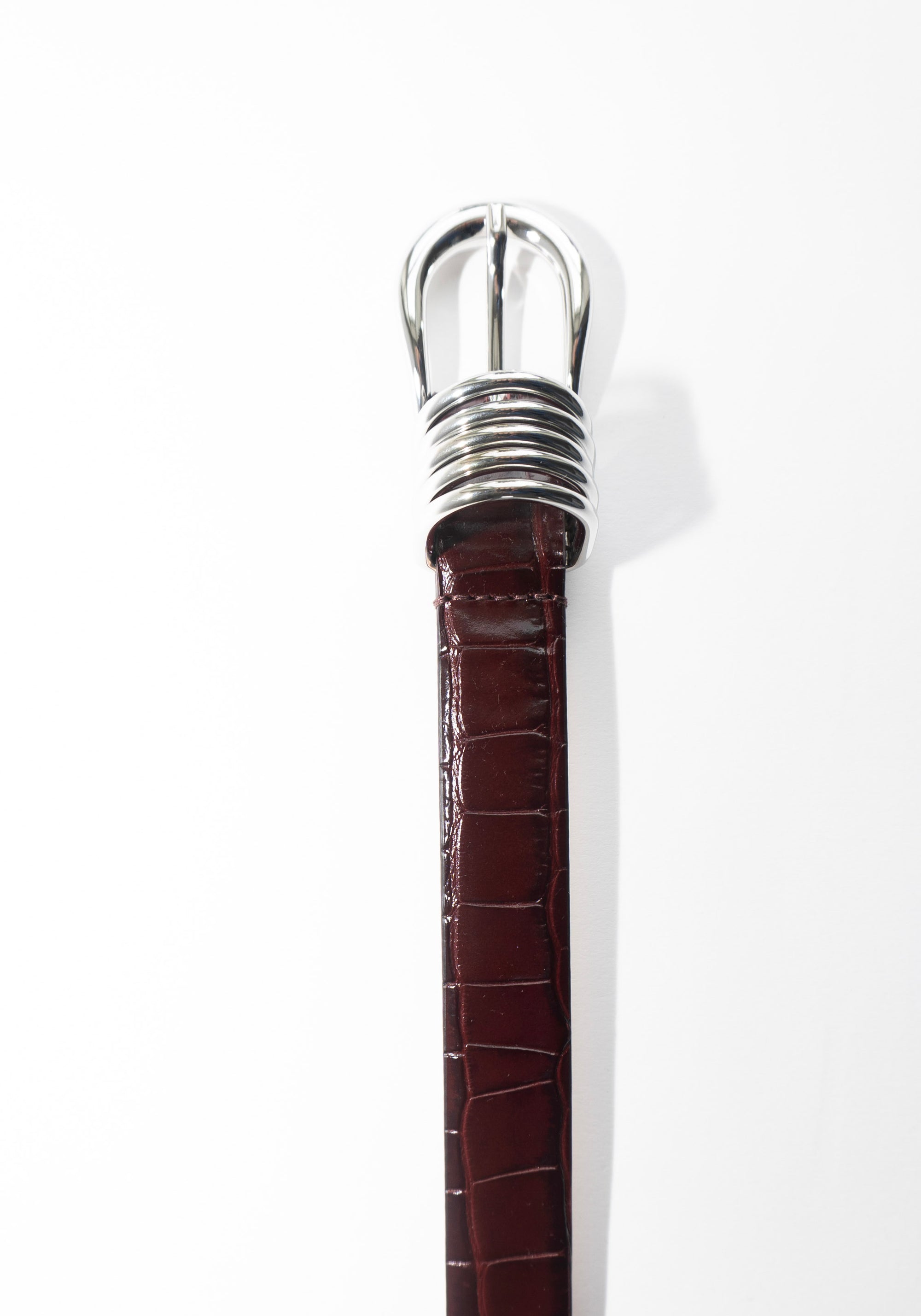 Hollyhock Croc Belt in Bordeaux with Silver