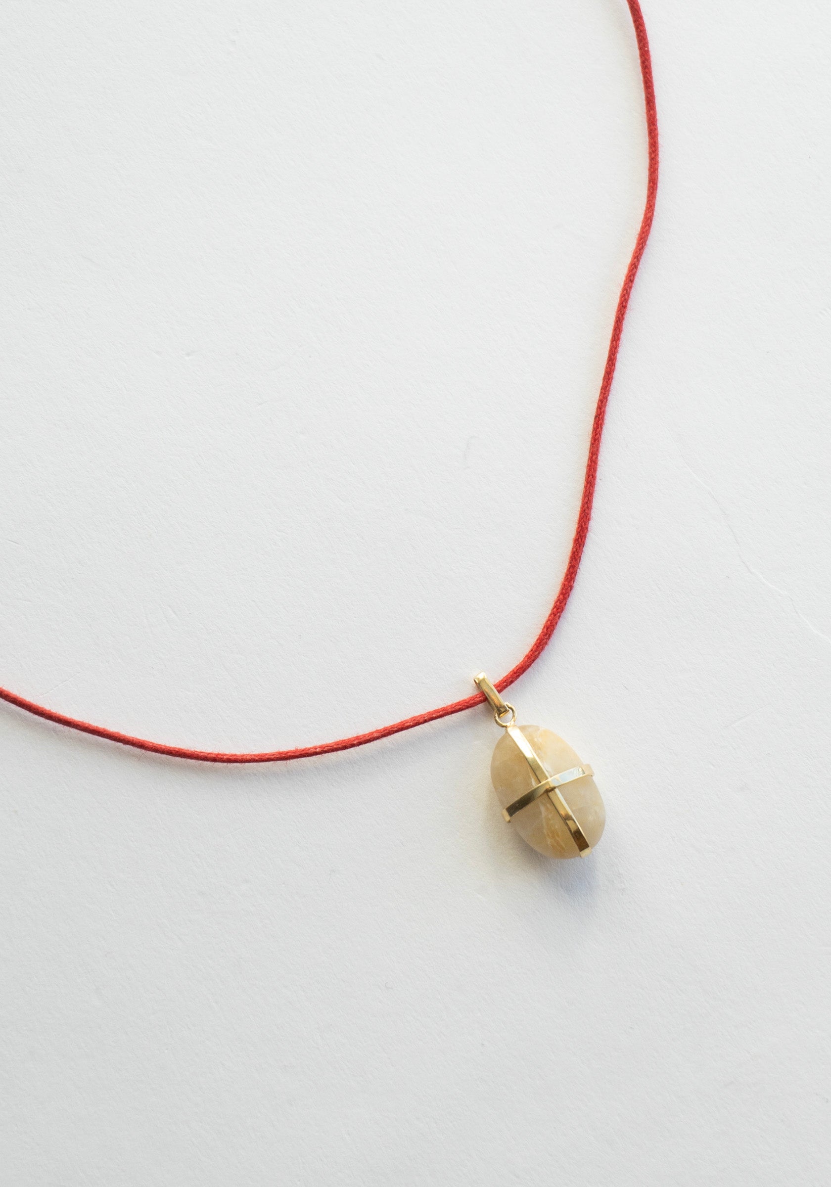 "Cloudy Pearl" Stone Gold Ribbon Necklaces