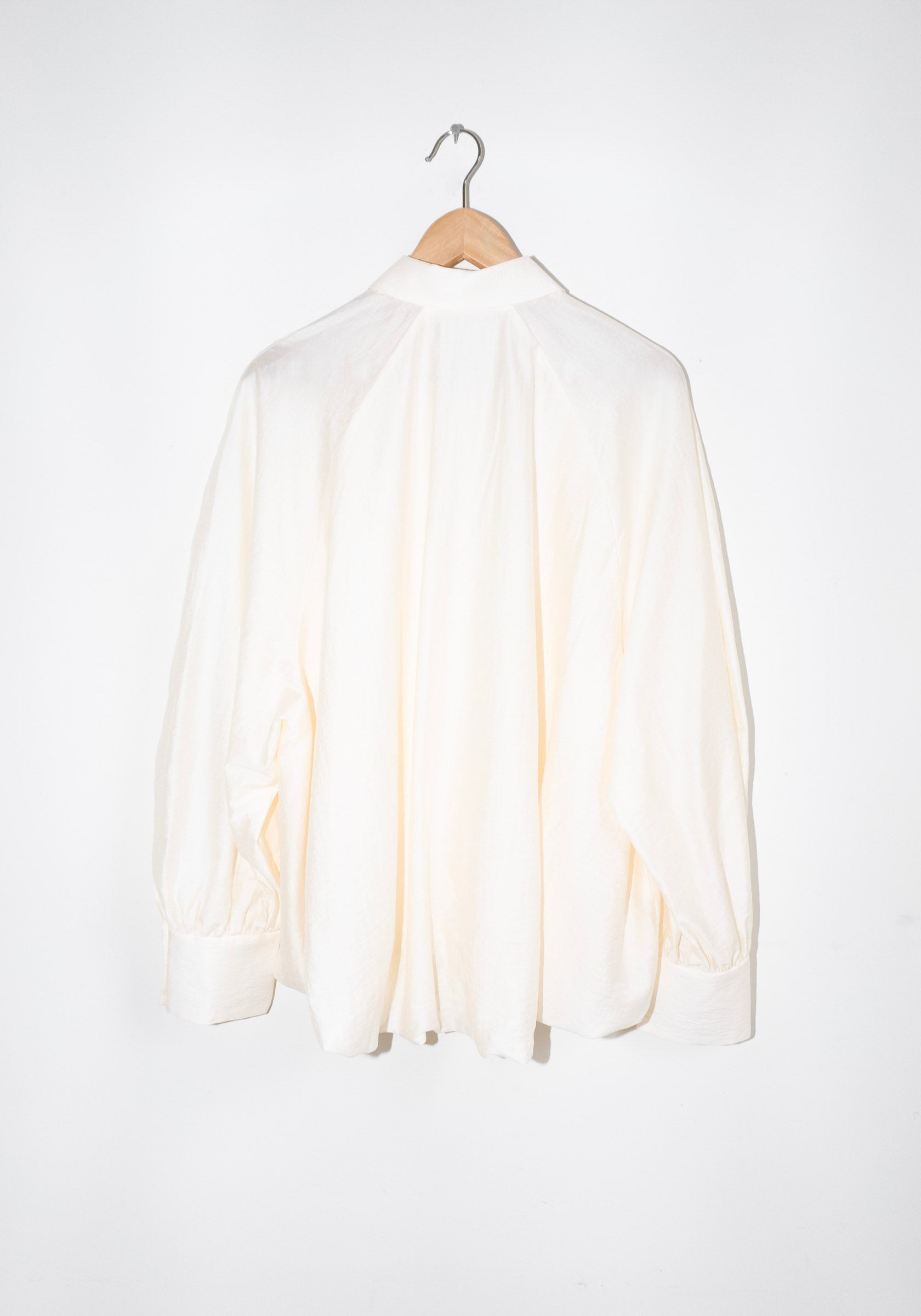 Cordera Balloon Sleeve Top in Cream – VESTIGE