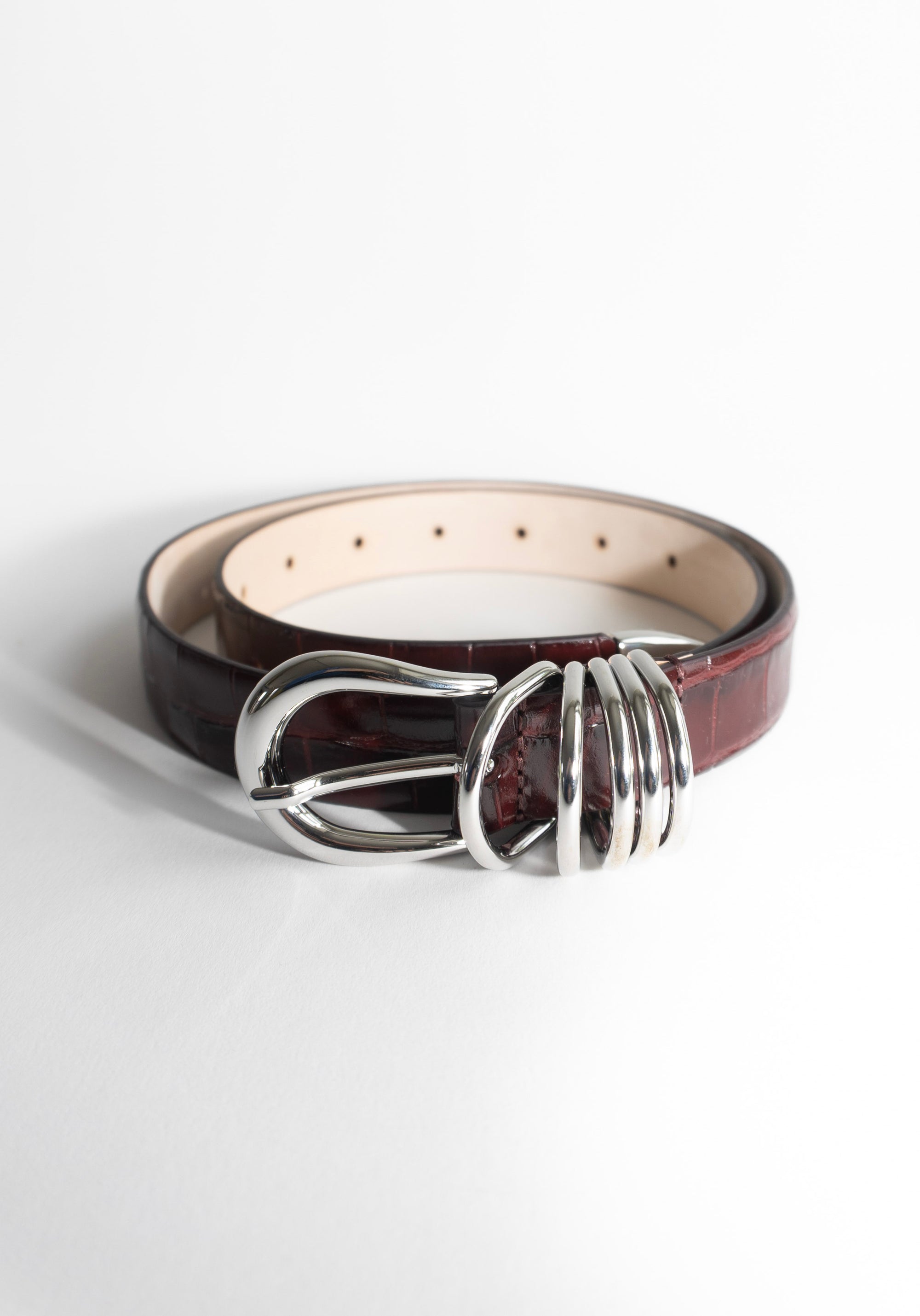 Hollyhock Croc Belt in Bordeaux with Silver
