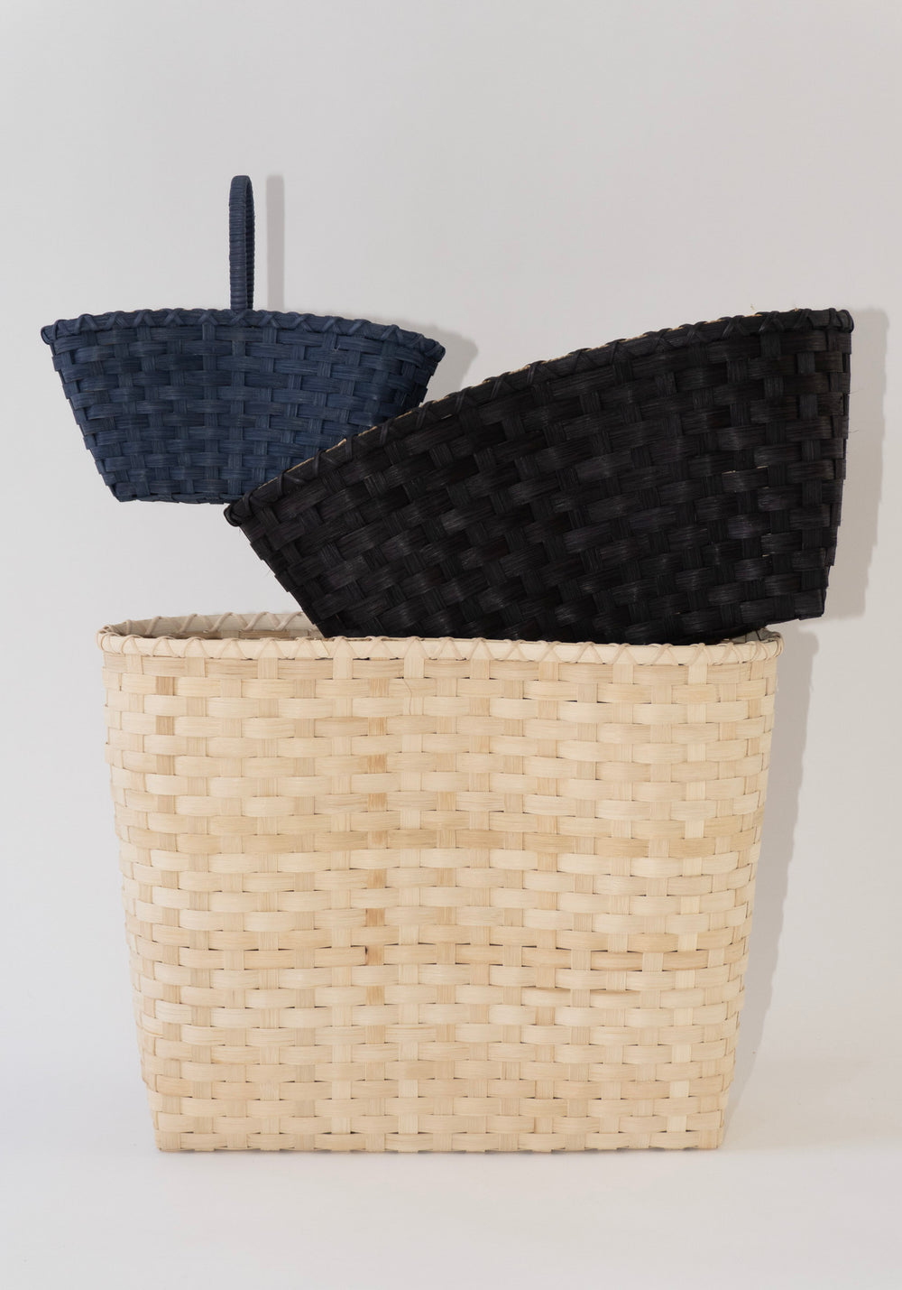 UNDERWATER WEAVING CRESCENT TRUG IN NAVY 