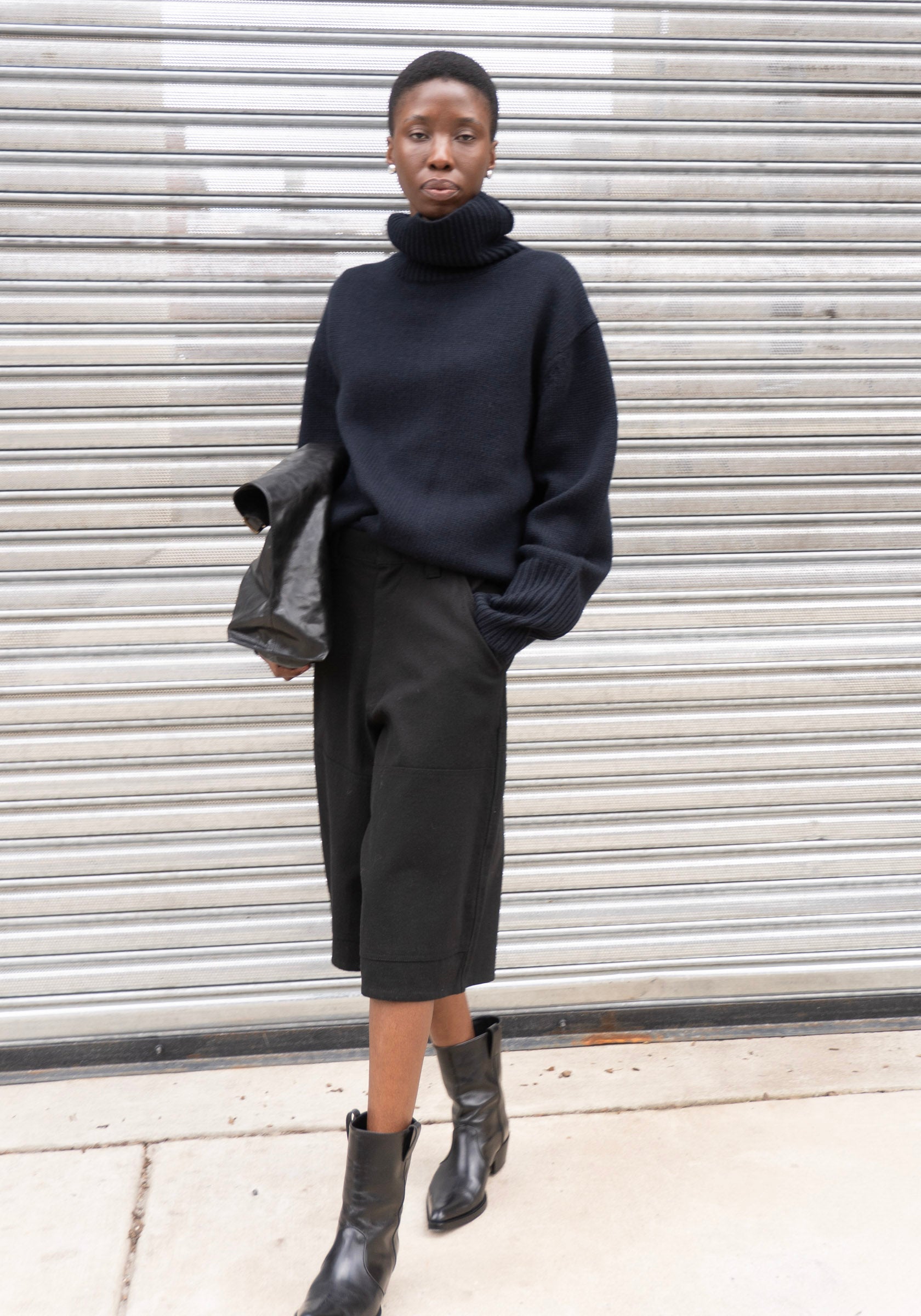 6397 Big Short in Black