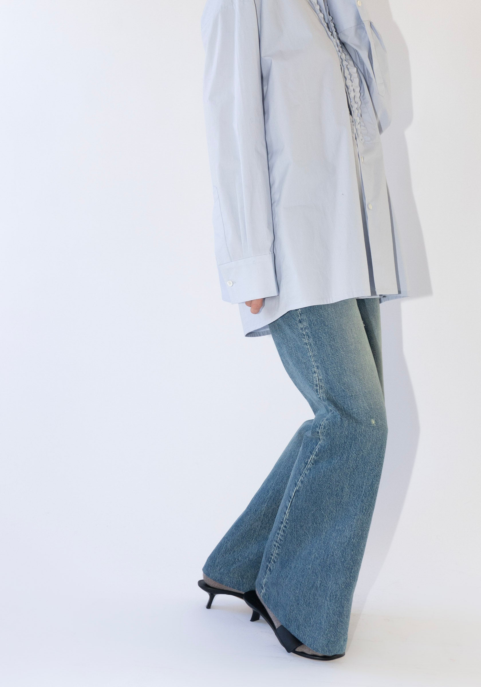 6397 Minimalist Tuxedo Shirt in Blue