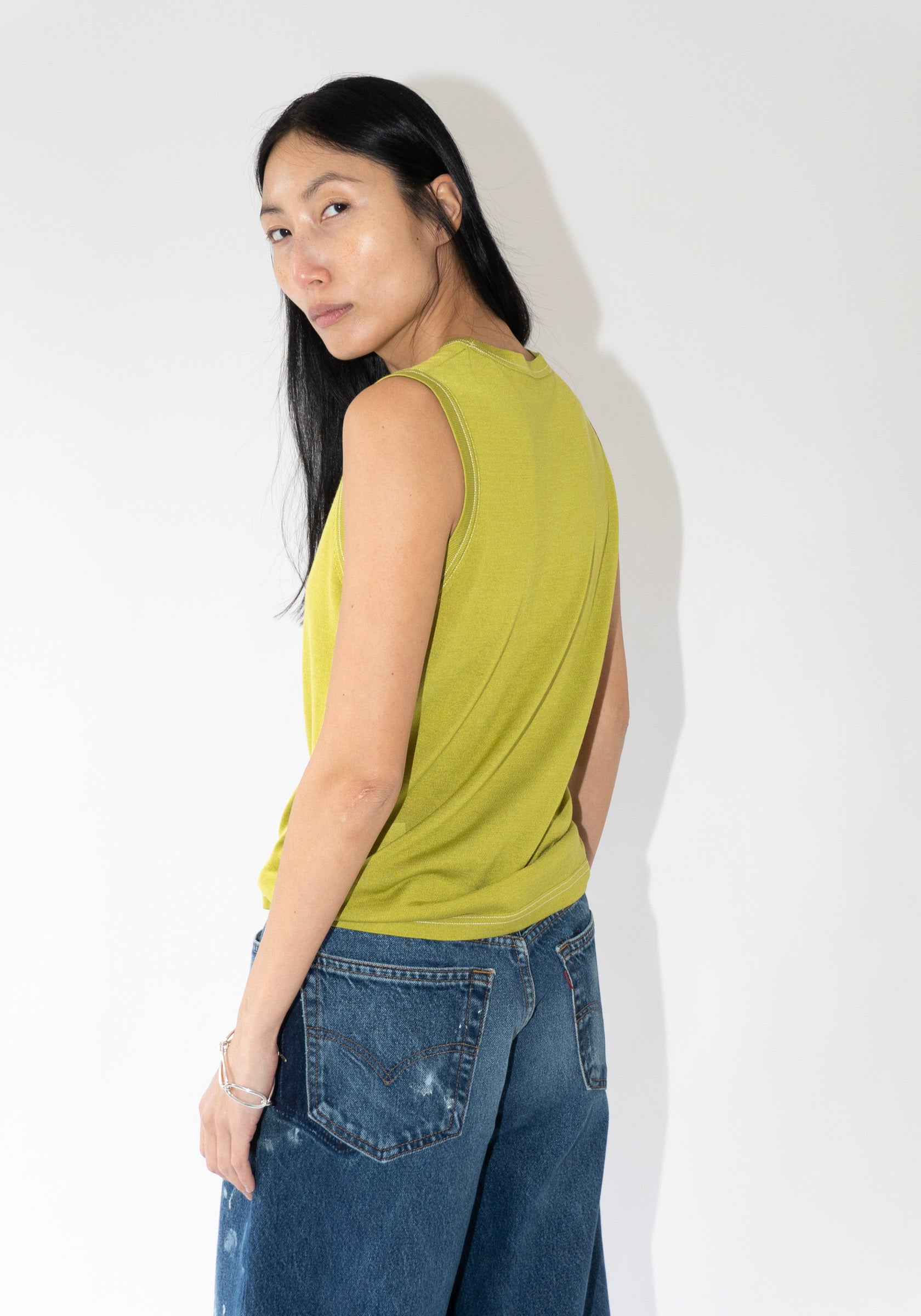 6397 Contrast Stitch Shell Tank in Asparagus

