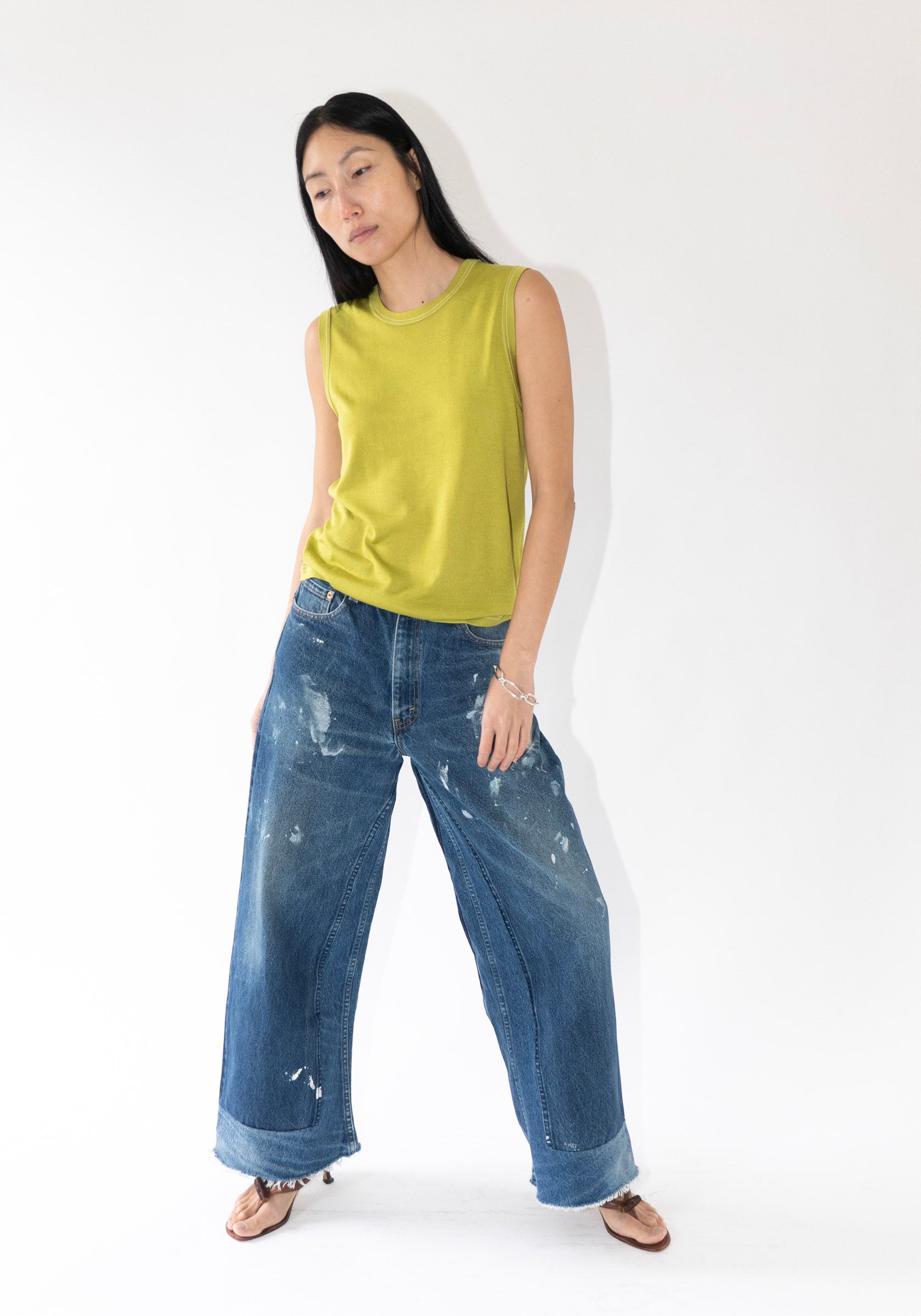 6397 Contrast Stitch Shell Tank in Asparagus

