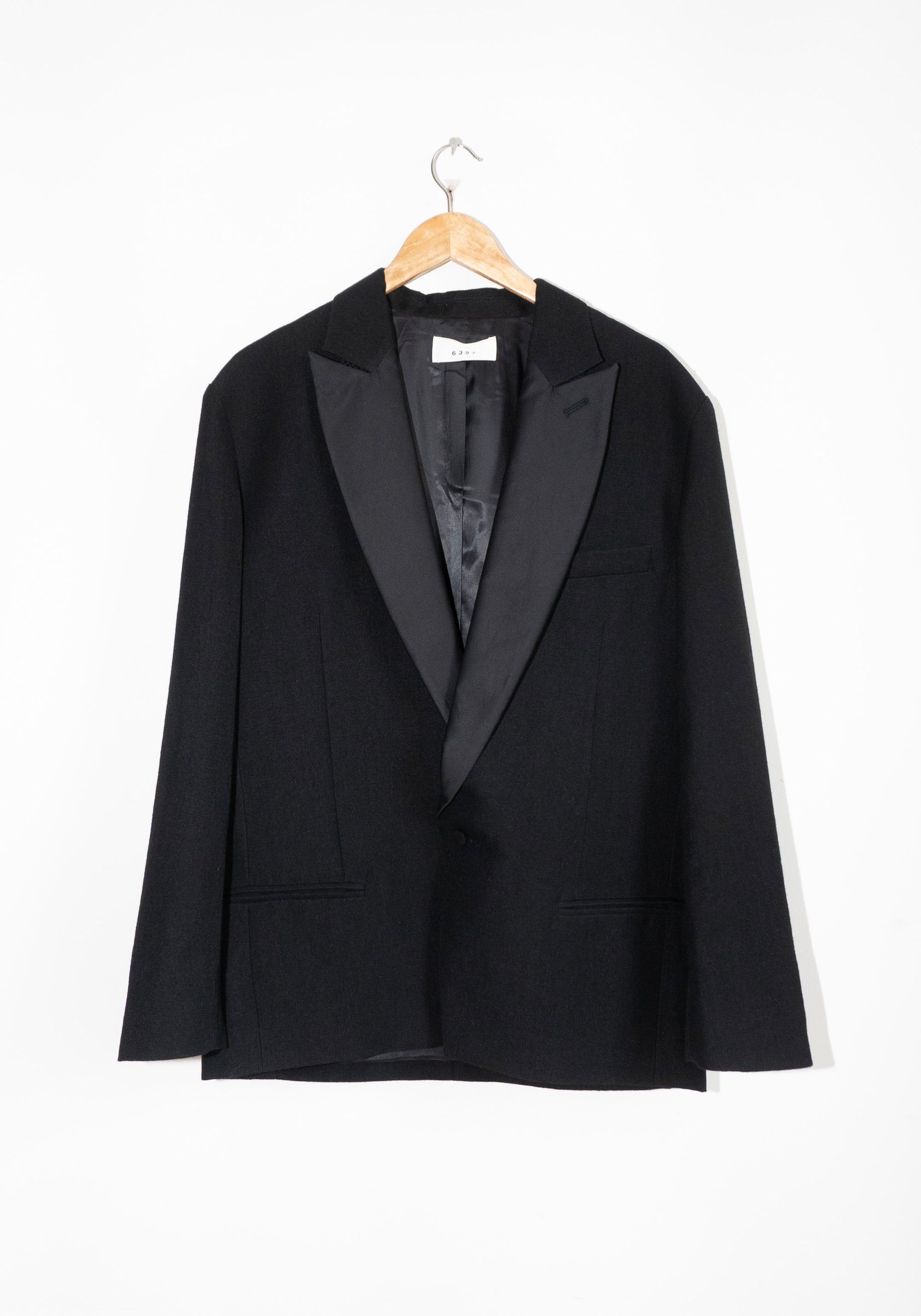 6397 Alt Tux Jacket in Black