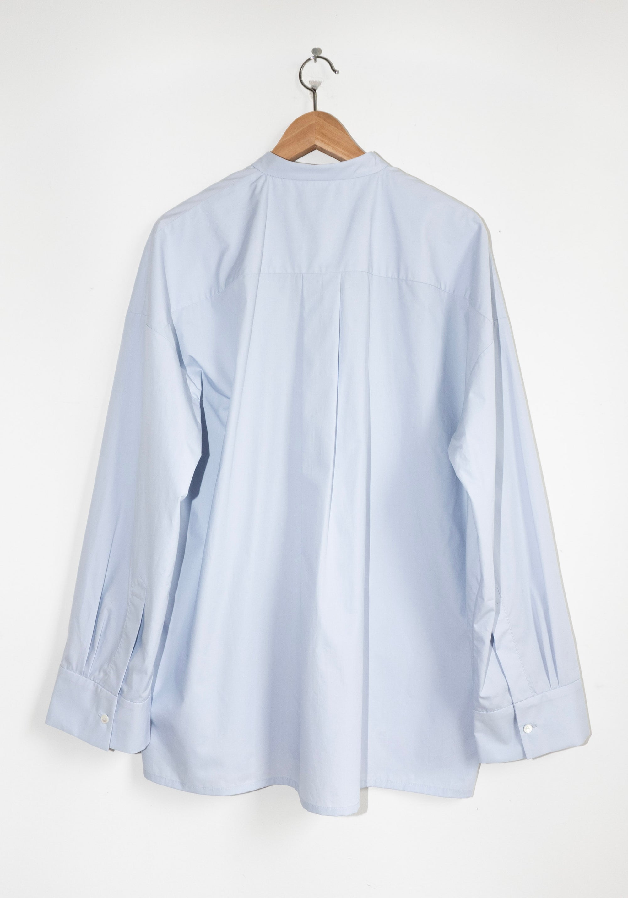6397 Minimalist Tuxedo Shirt in Blue