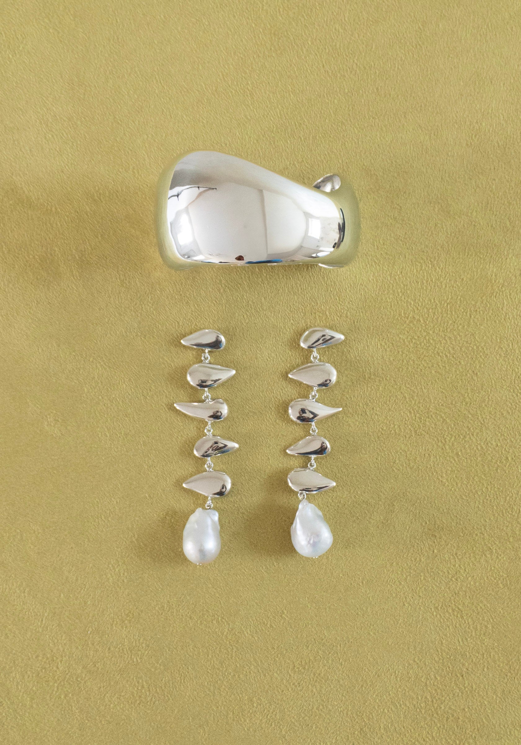 Long Flora Earrings in Silver and Pearl