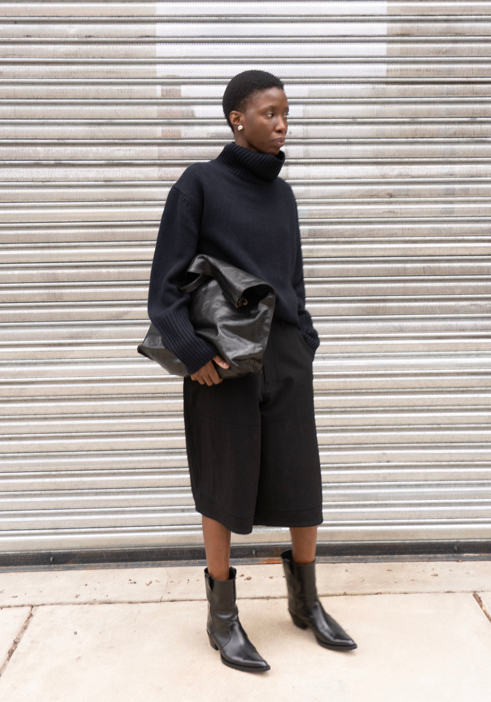 6397 Big Short in Black