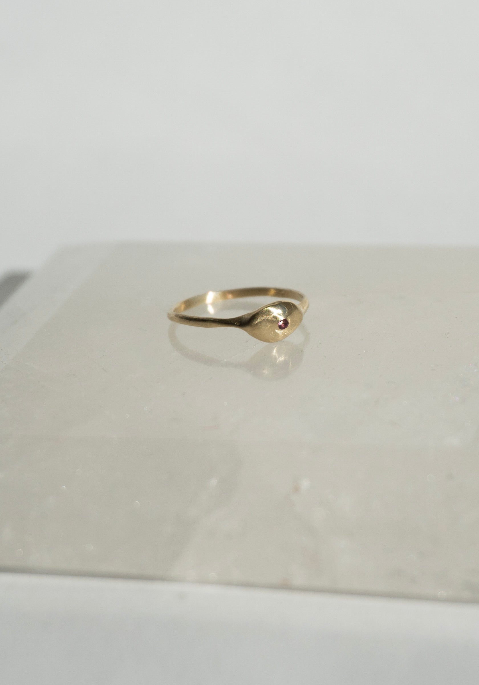 Takara Sarta Ring in Gold