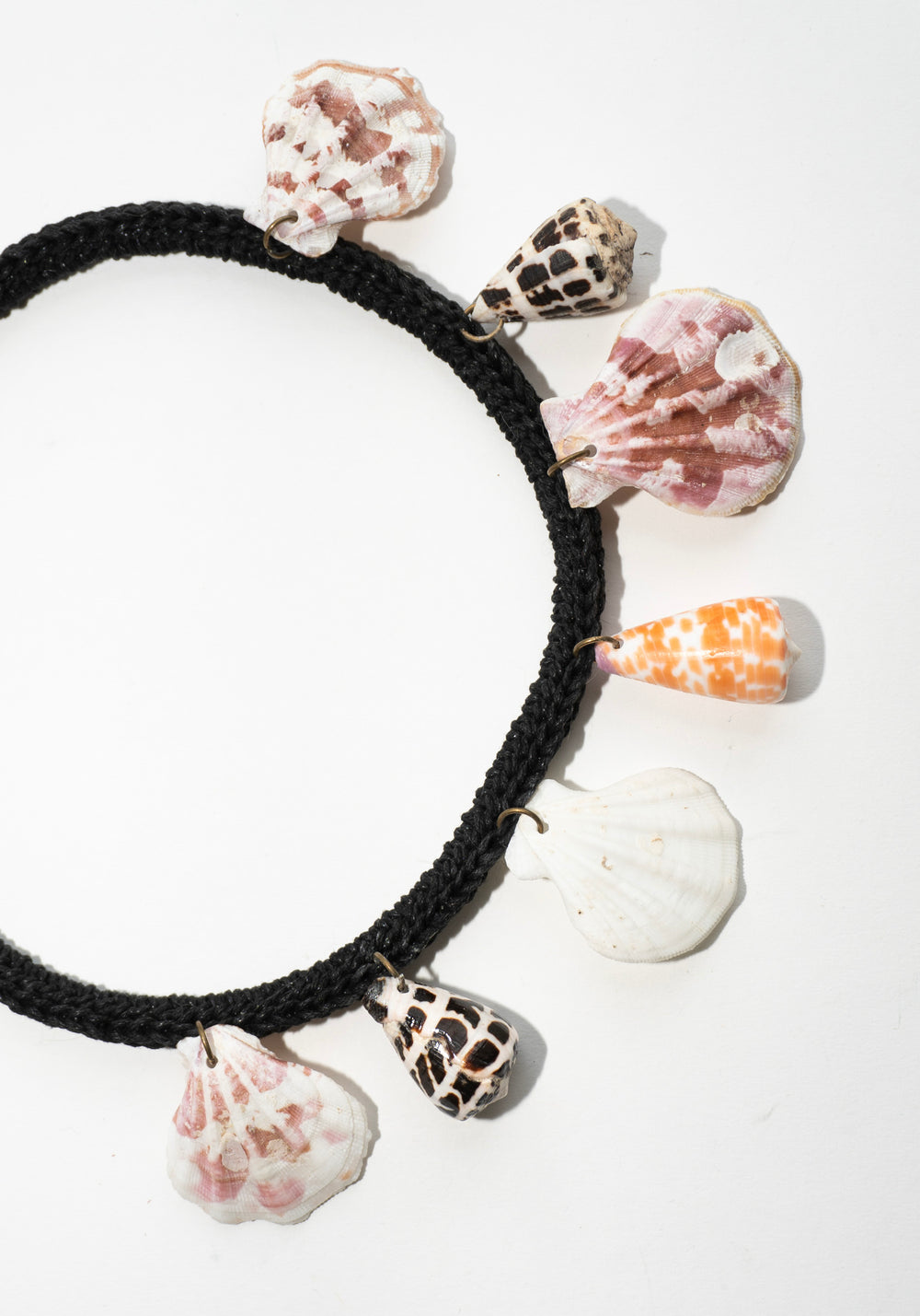 Vacation Wardrobe Rope Necklace with Shell Charms in Black