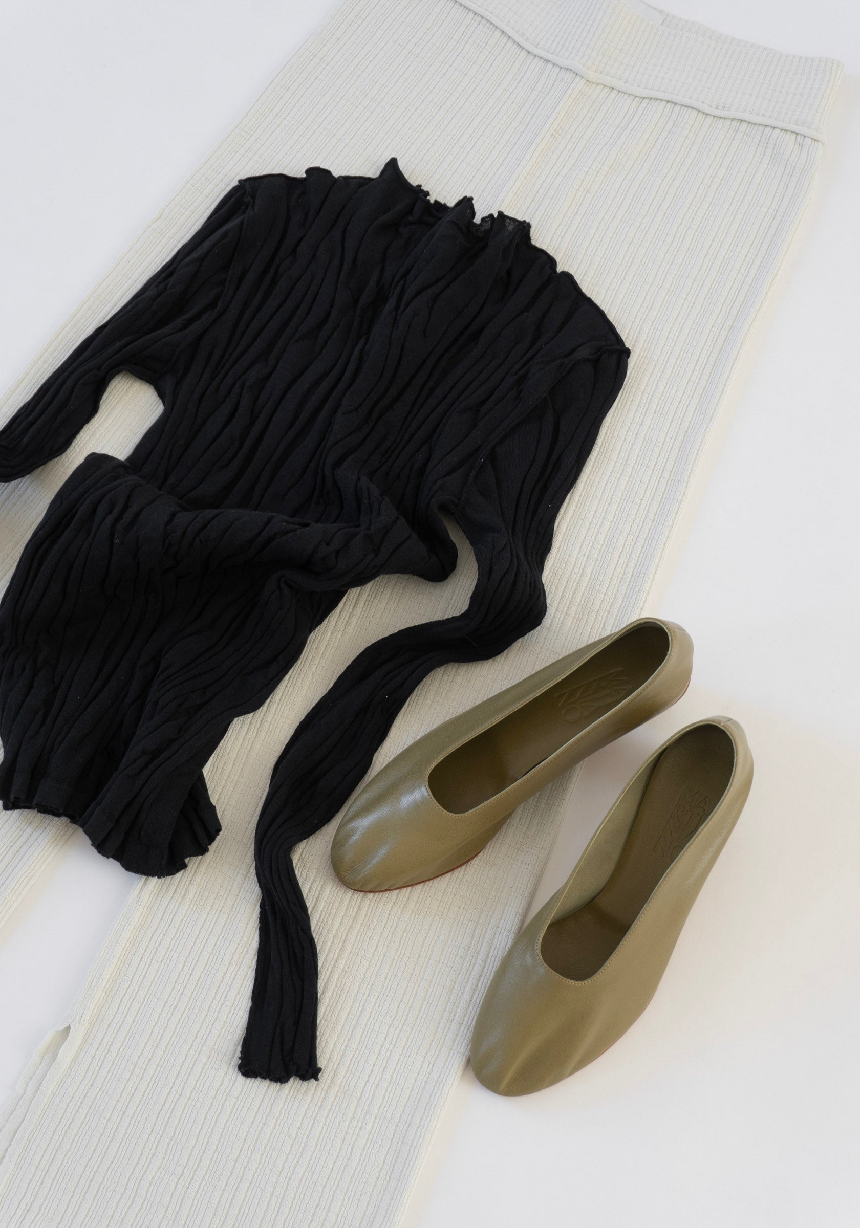 RUS Velo Sweater in Black