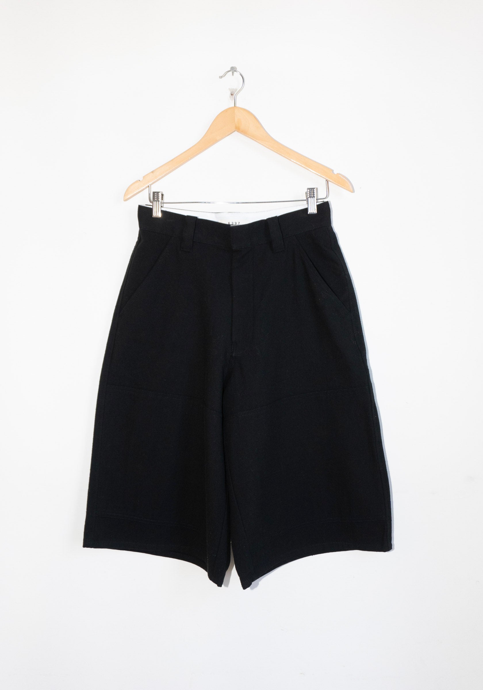 6397 Big Short in Black