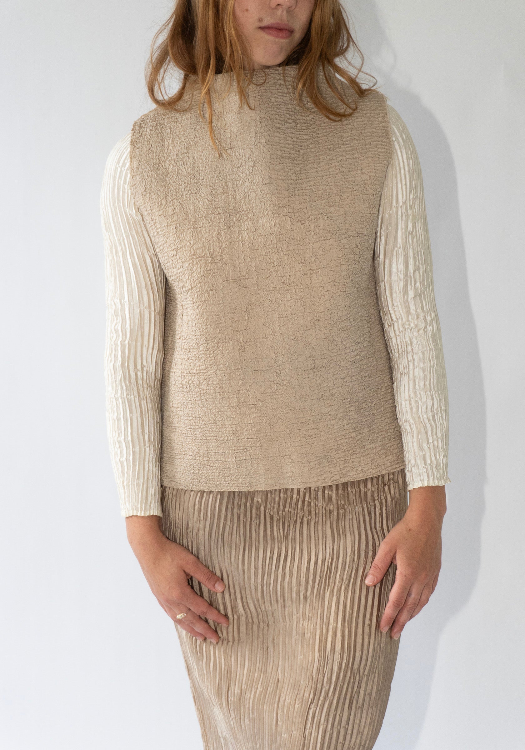 Azur Merino Wool Nuno Sleeveless Jumper in Stone