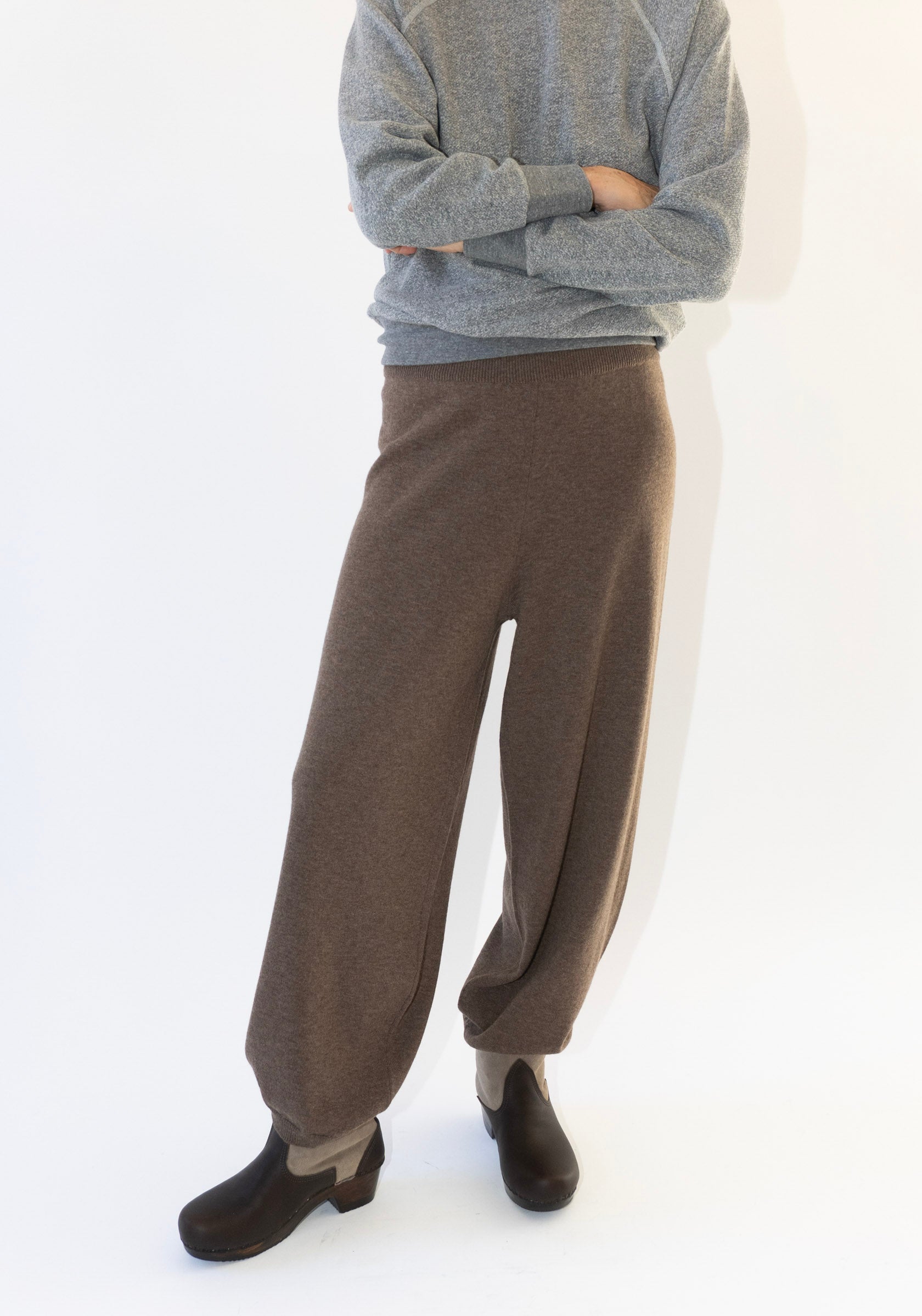 Cordera Merino Wool Curved Pants in Taupe – VESTIGE