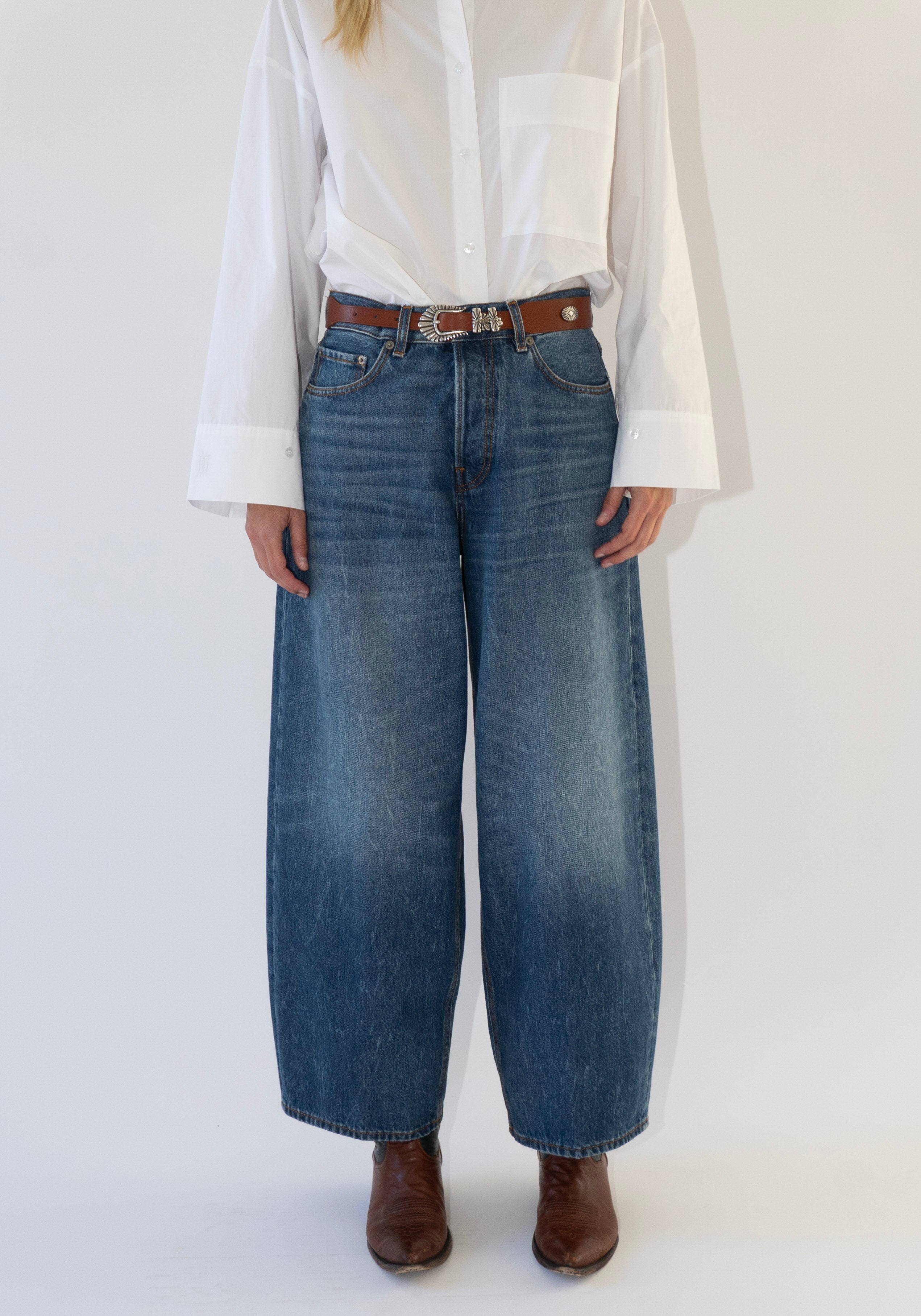 Haikure Bethany Jean in Authentic Dark Wash – VESTIGE