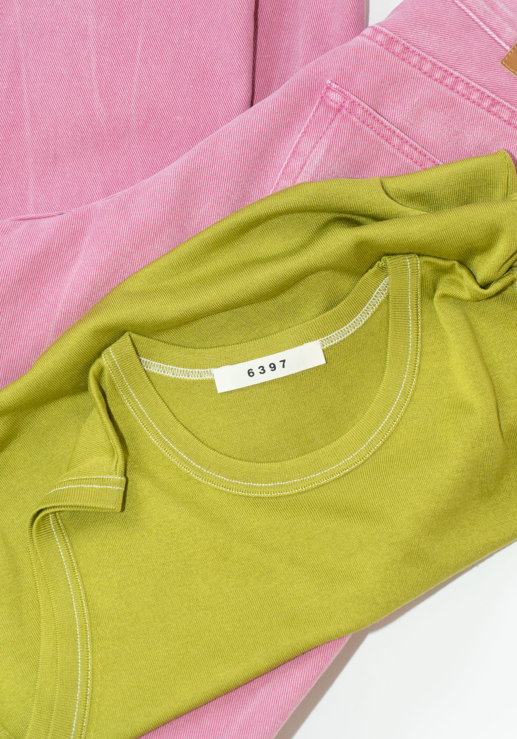 6397 Contrast Stitch Shell Tank in Asparagus

