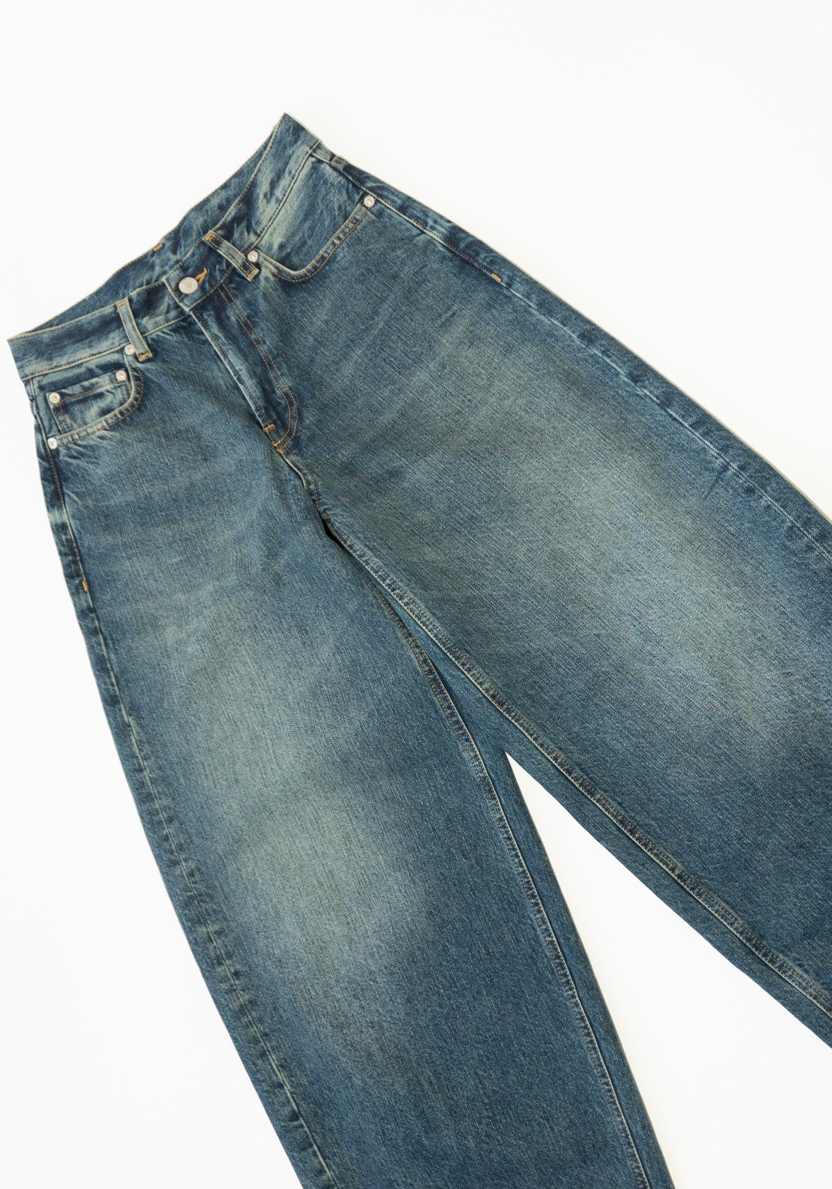 6397 Roomy Jean in Rugged Mid Blue