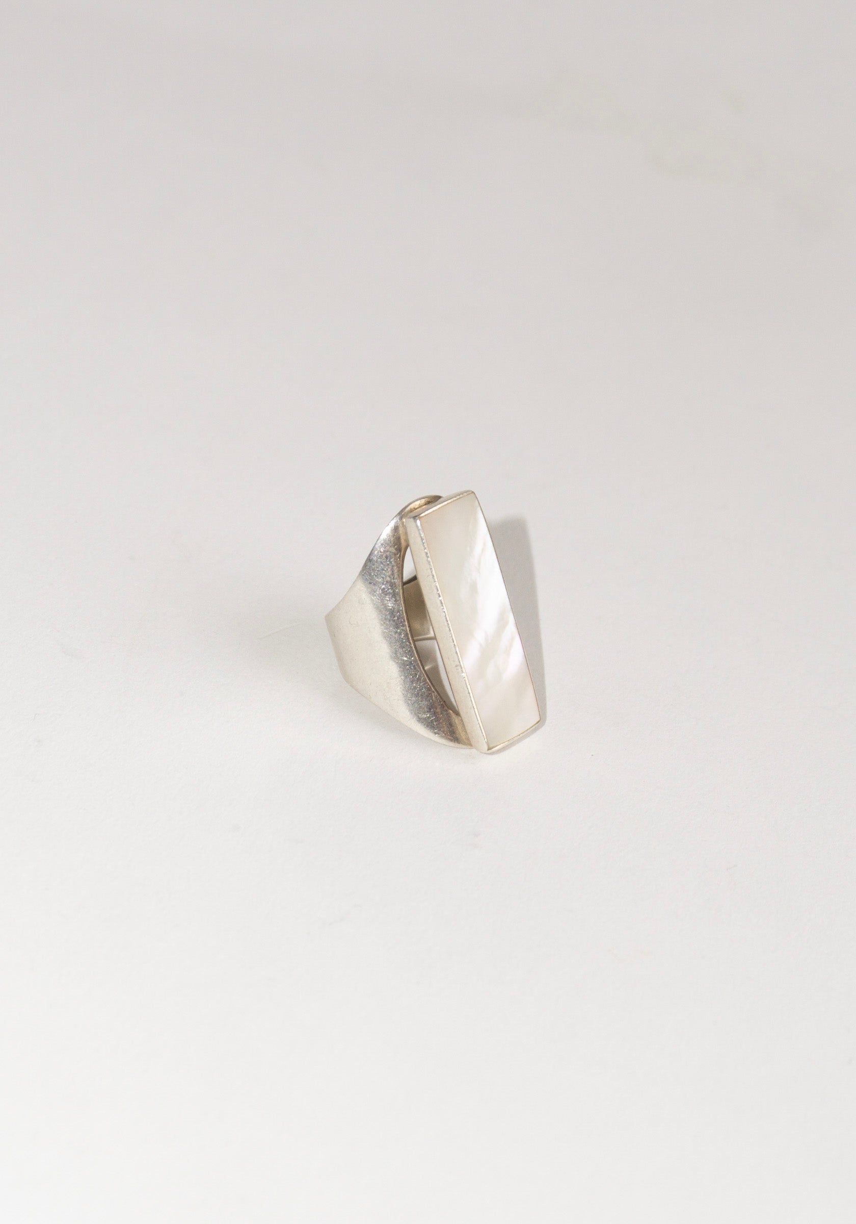 Vintage Silver Mother of Pearl Ring