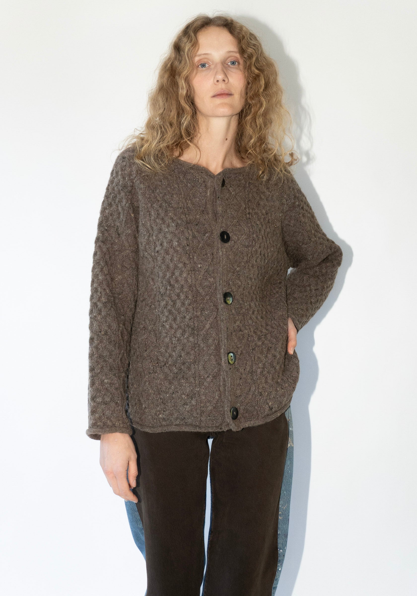 Gardeners Cable Cardigan in Mushroom