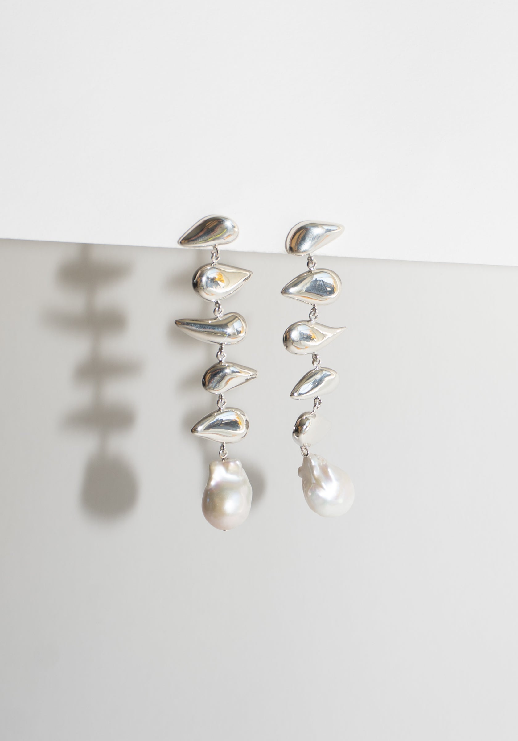 Long Flora Earrings in Silver and Pearl