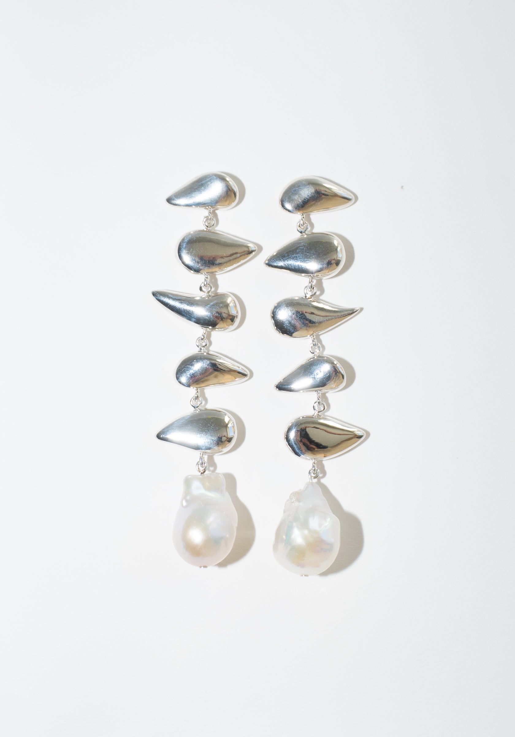 Long Flora Earrings in Silver and Pearl