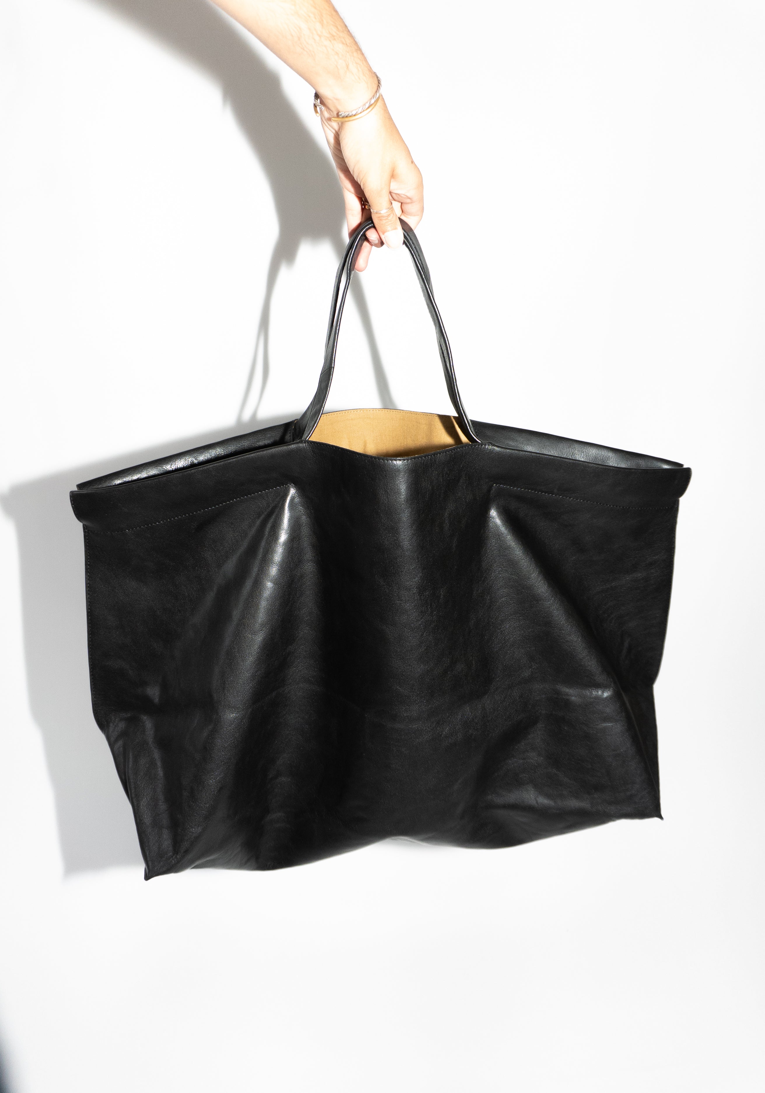 Bea Mombaers XL Shopper Bag in Black – VESTIGE