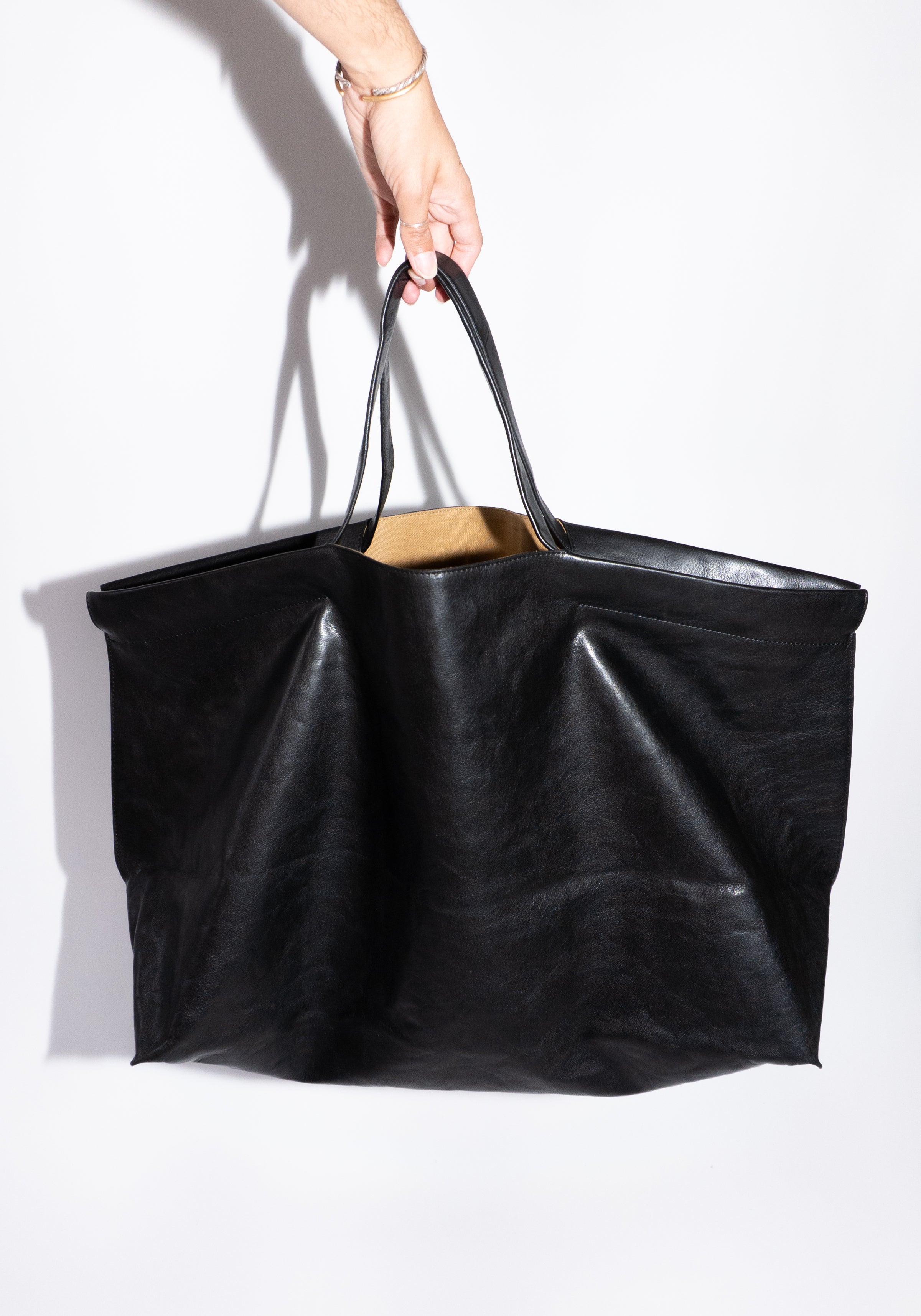 Bea Mombaers XL Shopper Bag in Black – VESTIGE