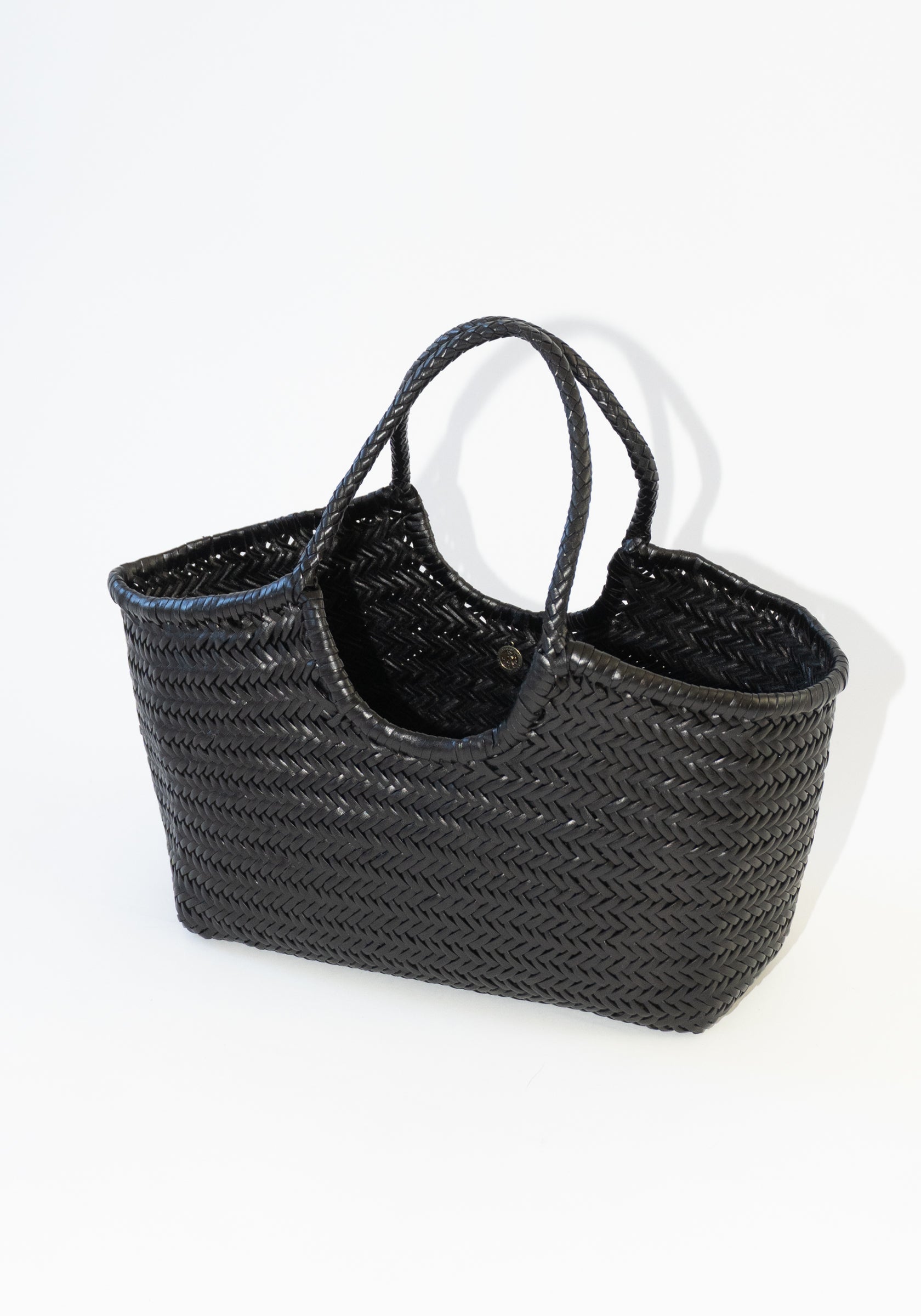 Nantucket Basket Bag in Black