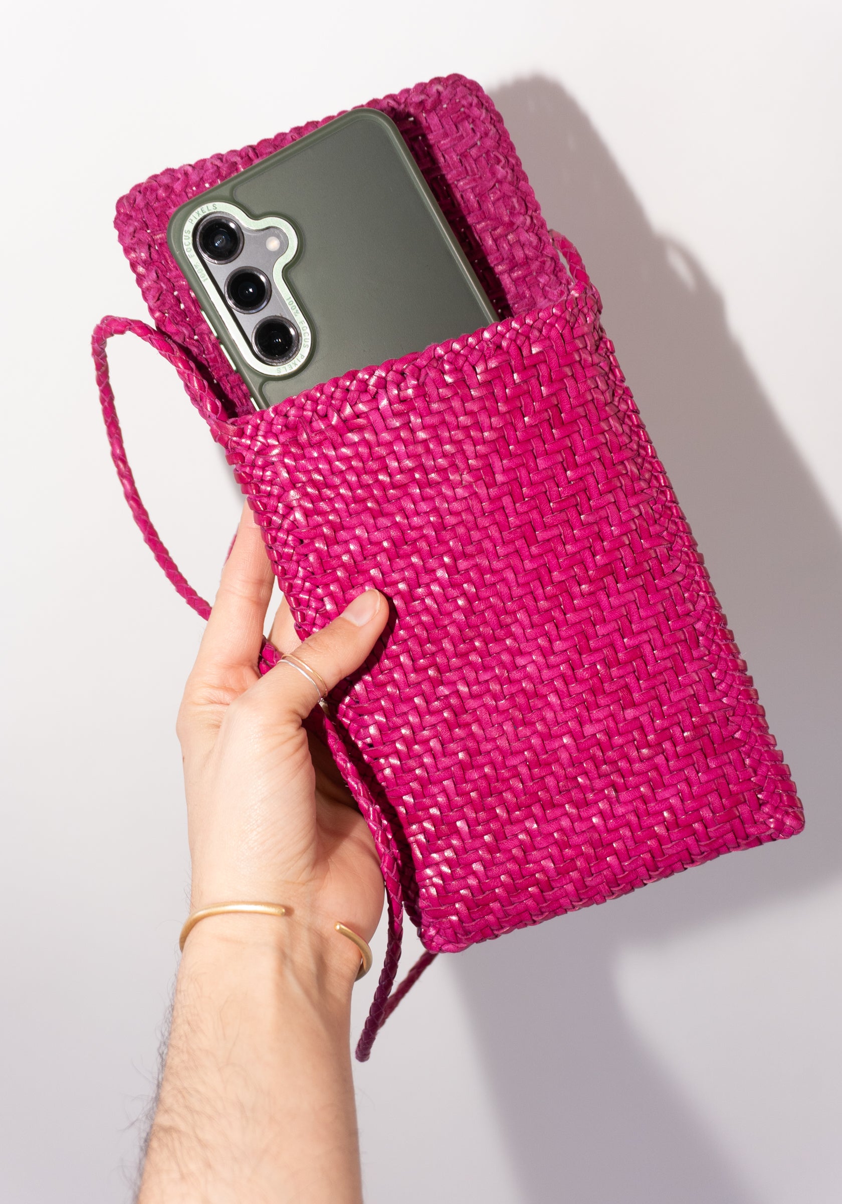 Dragon Diffusion Phone Crossbody Bag in Fuchsia