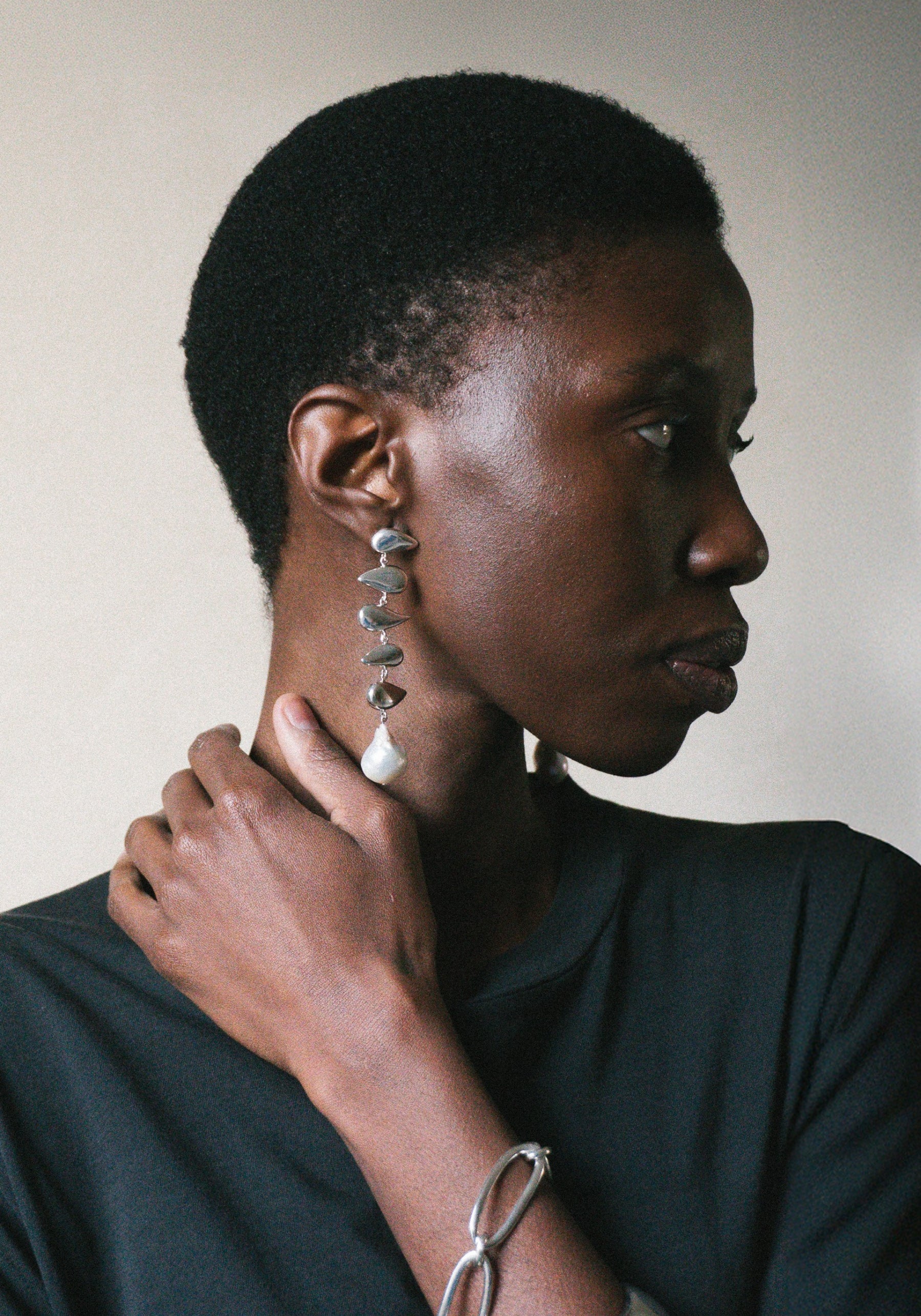 Long Flora Earrings in Silver and Pearl