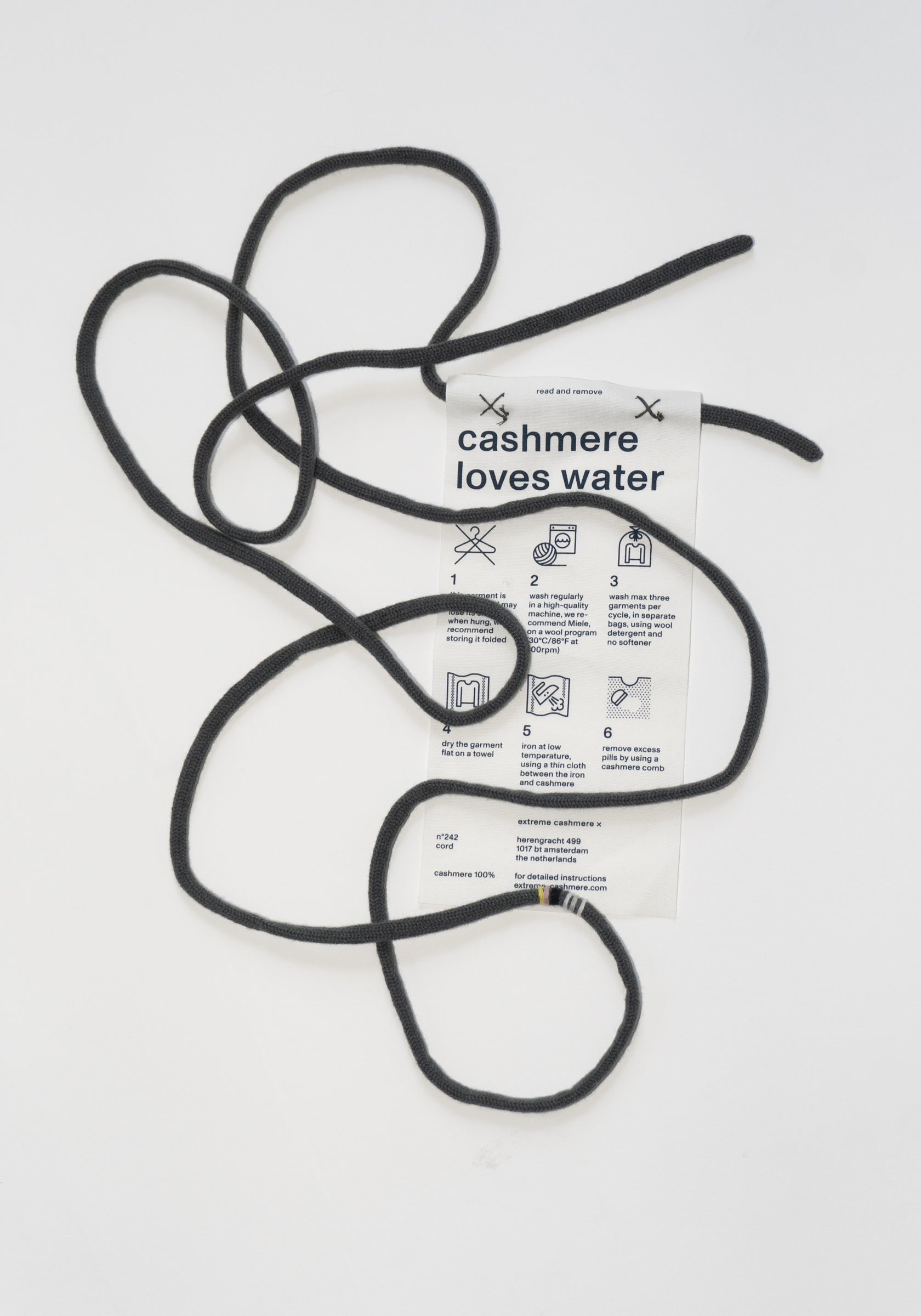 Extreme Cashmere Cord Belt in Lake – VESTIGE