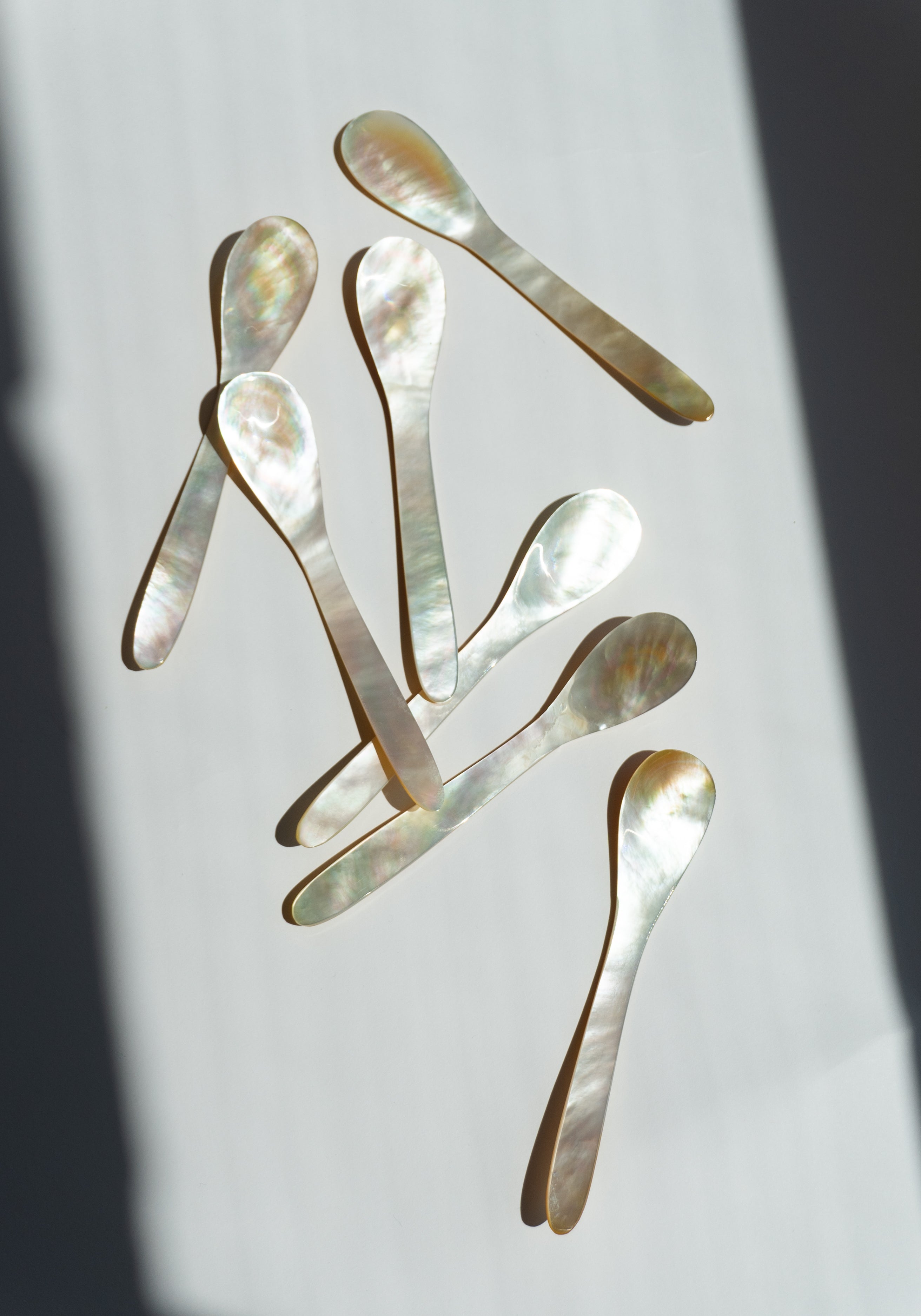 Mother of Pearl Caviar Spoon – VESTIGE