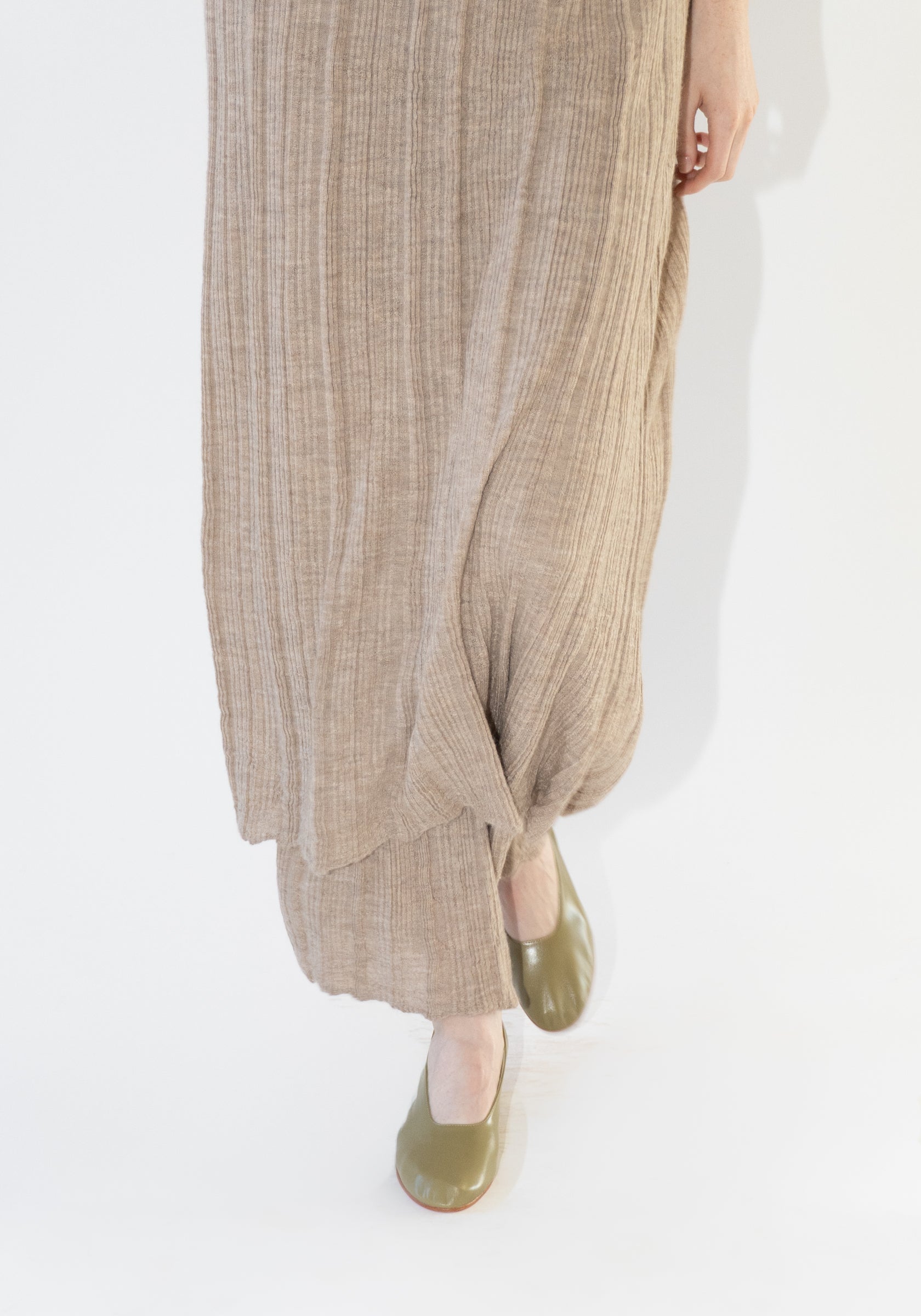 Plisse Caftan in Oak