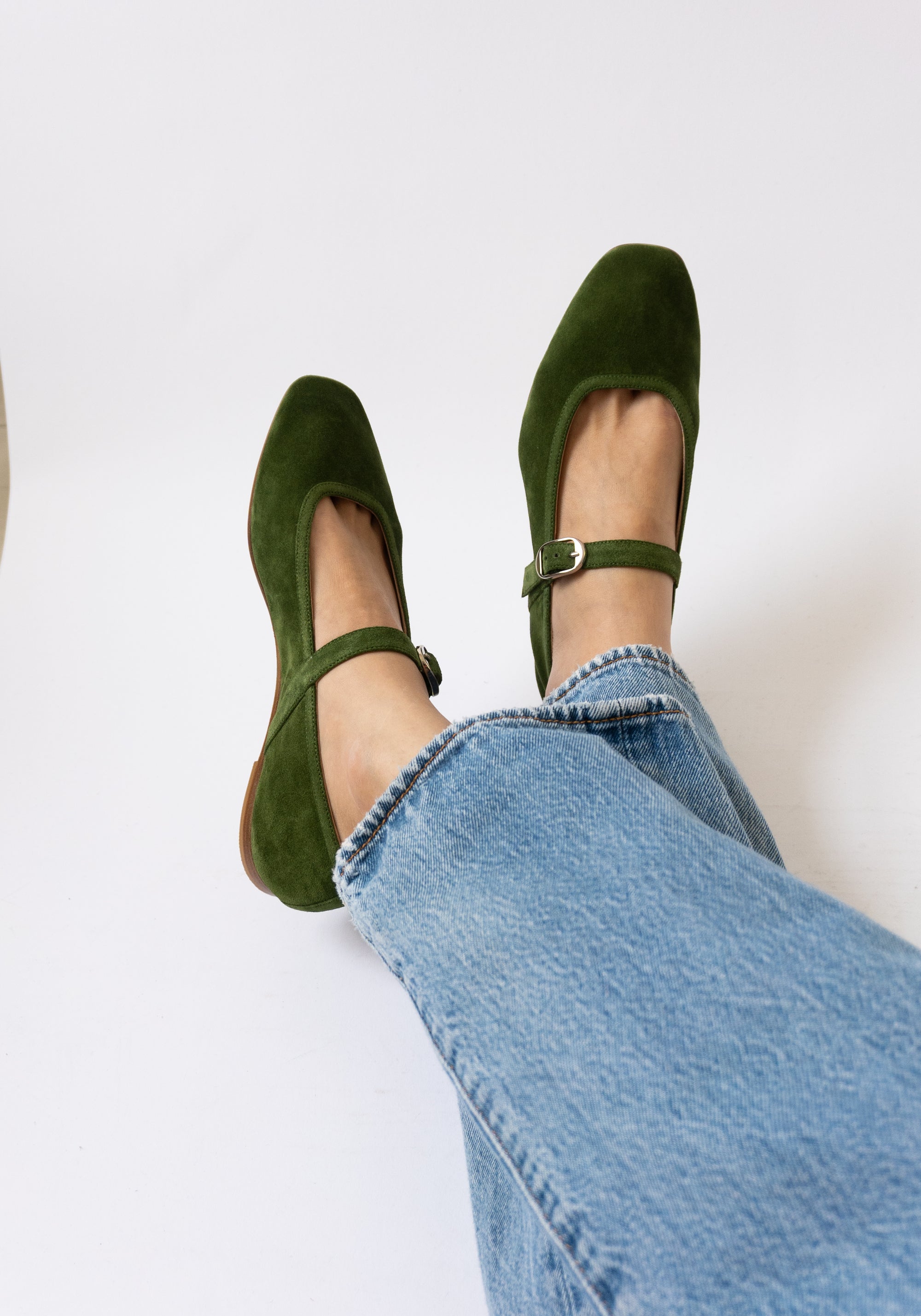 Le Monde Beryl Ballet Mary Jane in Green Suede