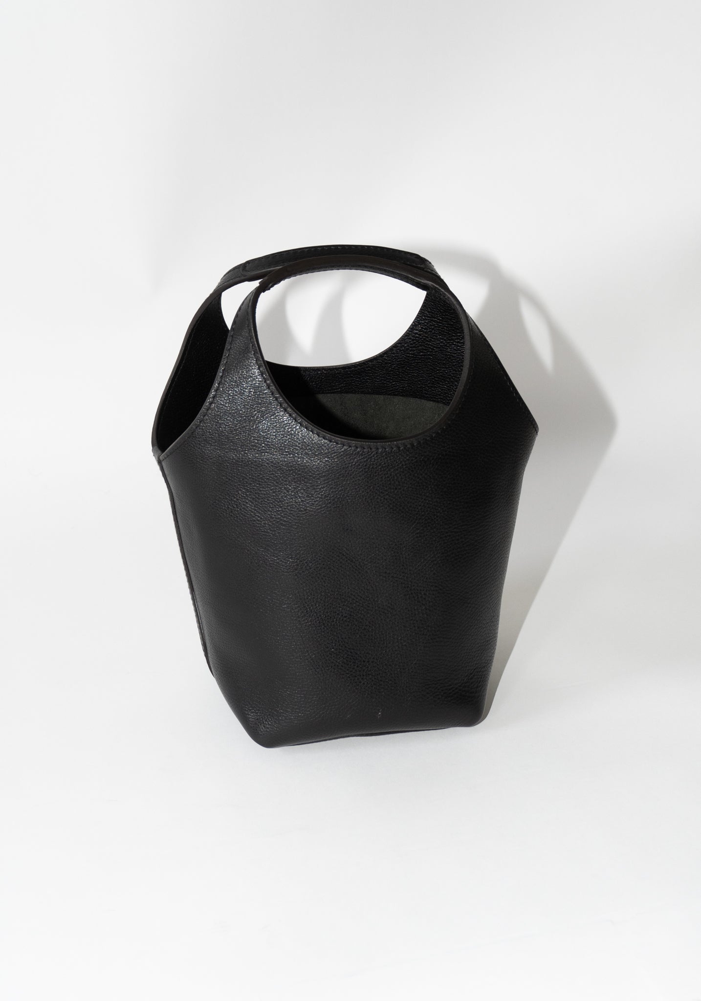 Lindquist Ama Bag in Black