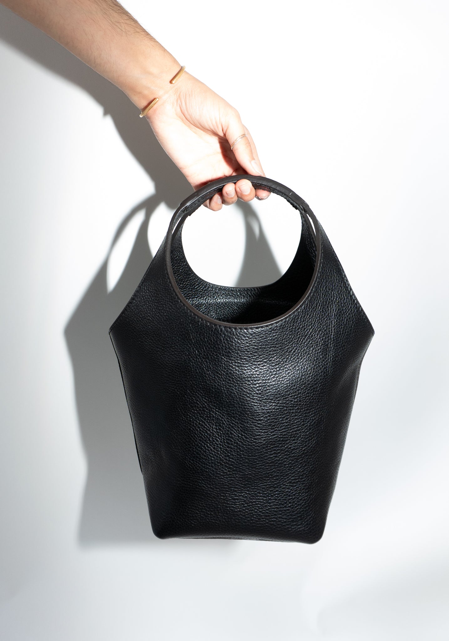 Lindquist Ama Bag in Black