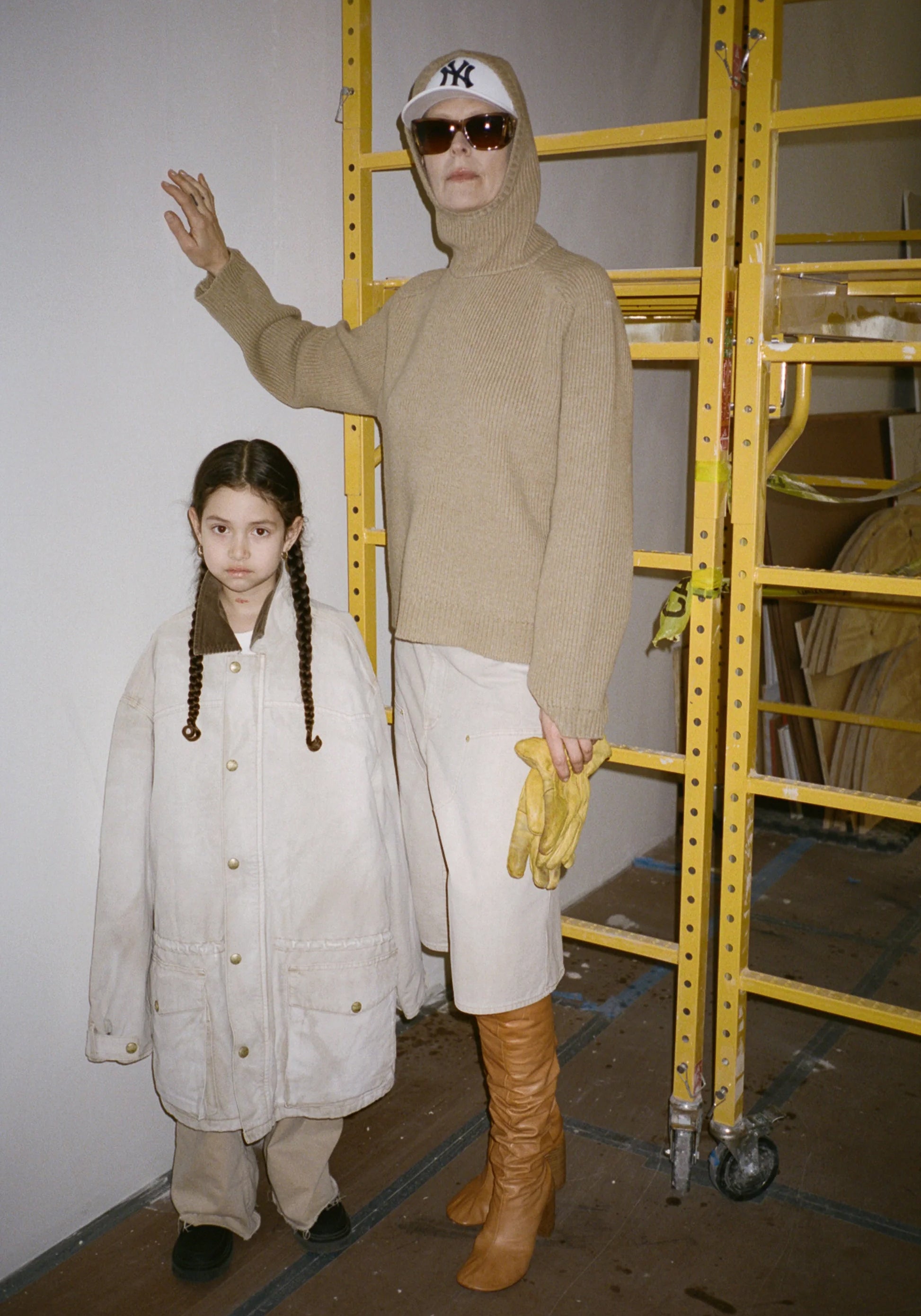 6397 Double Knee Shorts in Tea Stain