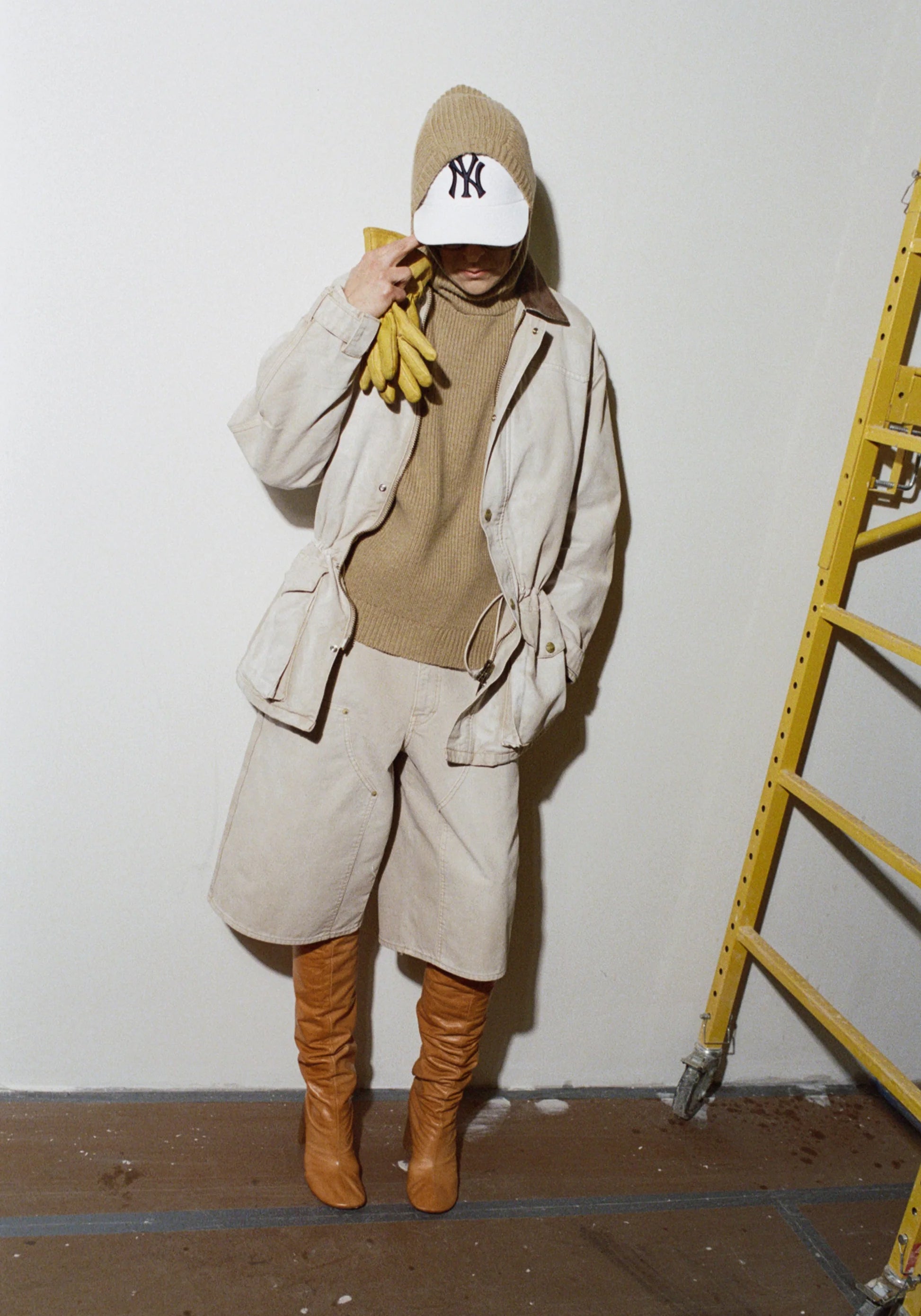 6397 Double Knee Shorts in Tea Stain