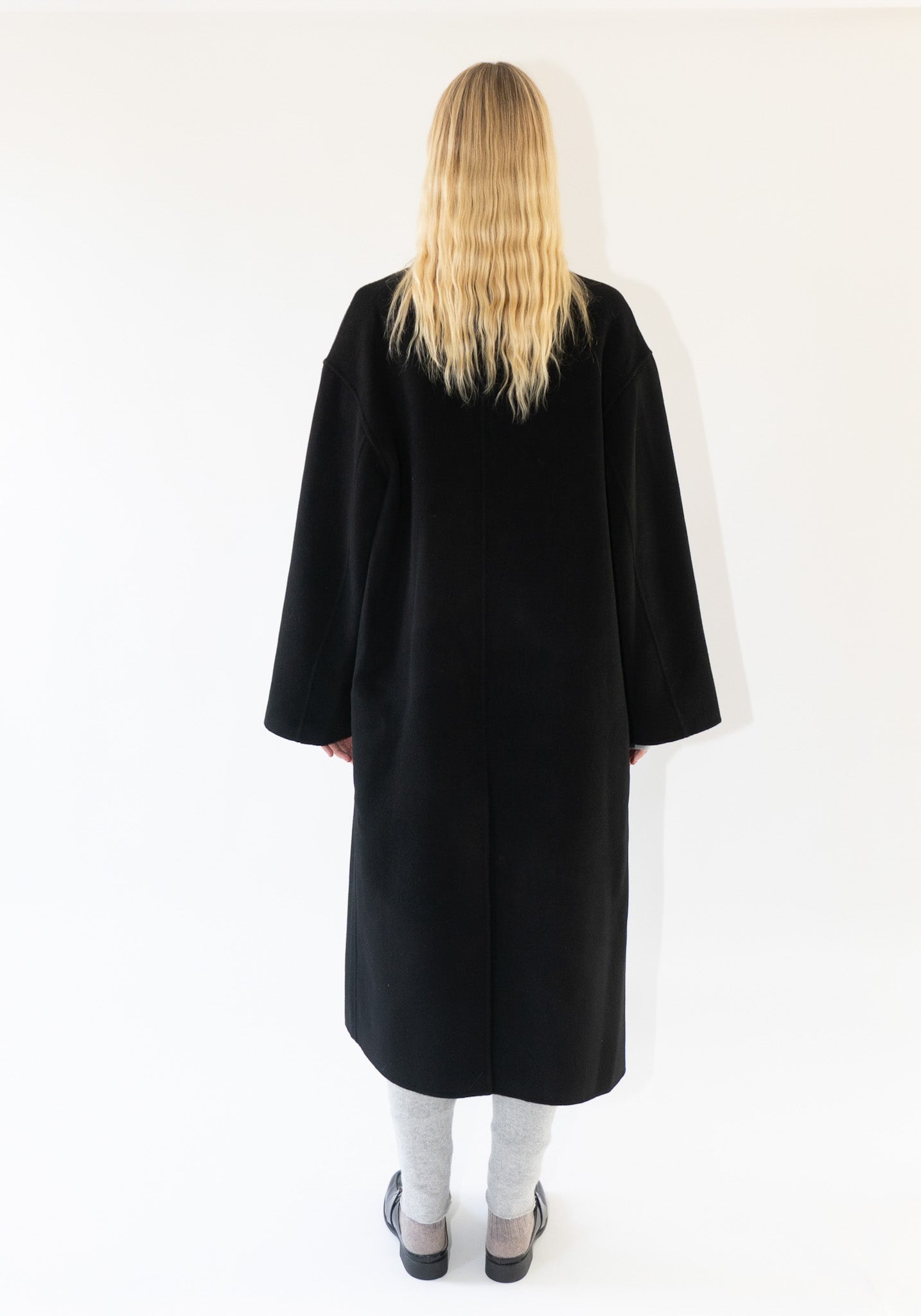 Loulou de Saison Borneo Long Coat in Black – VESTIGE Loulou de Saison Borneo Long Coat in Black – VESTIGE