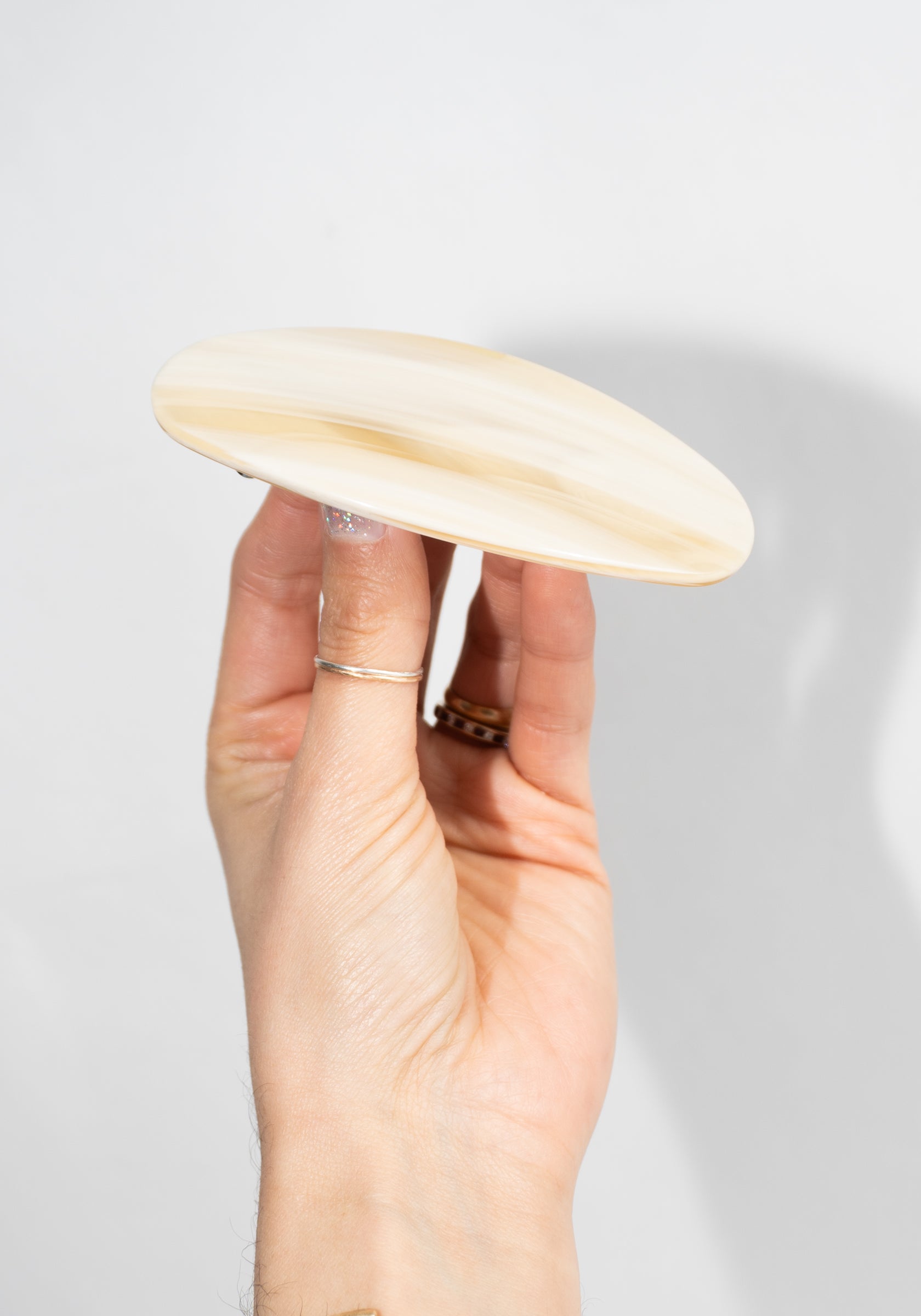 Machete Jumbo Oval Barrette in Alabaster