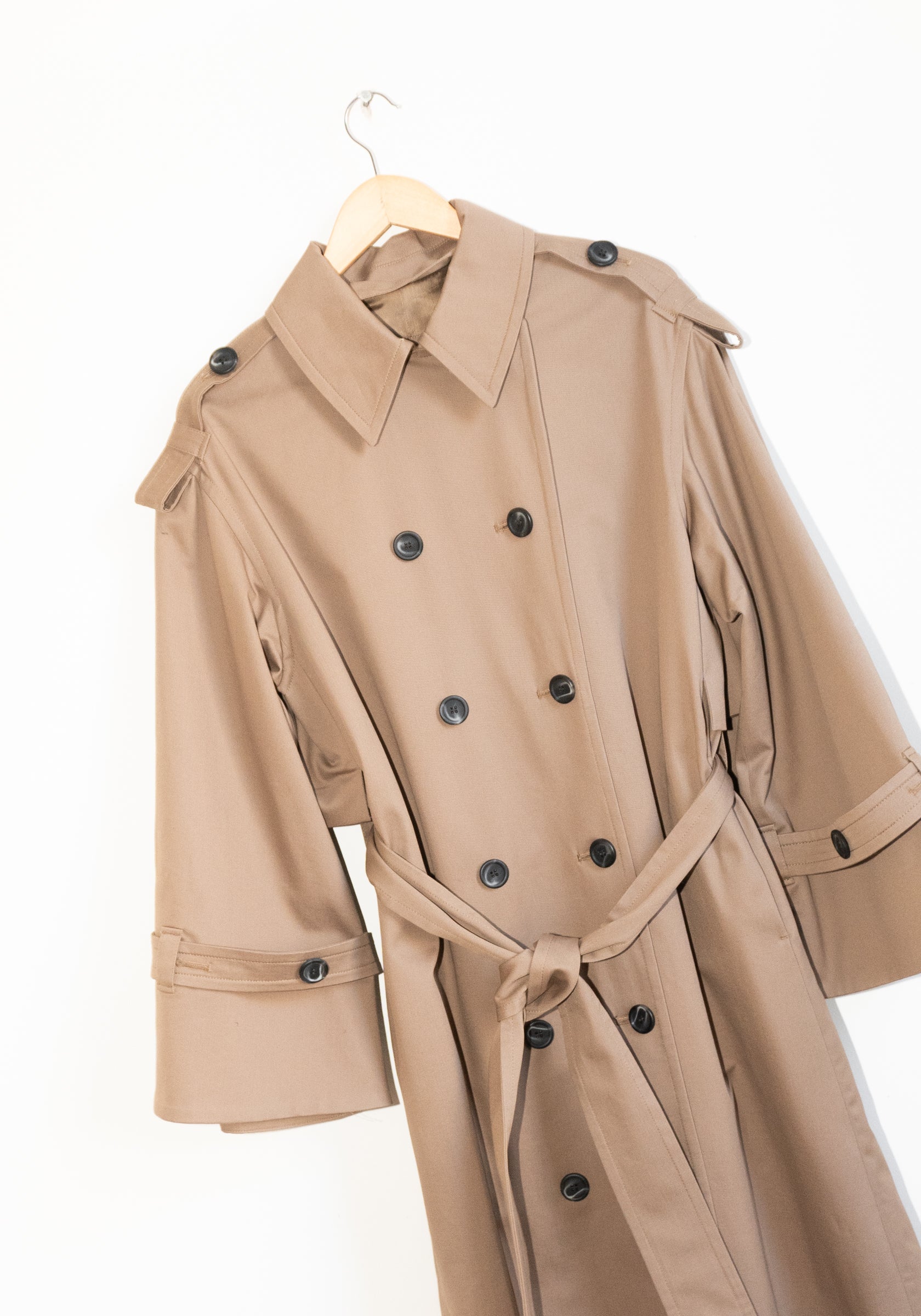 By Malene Birger Alaya Trench in Fossil