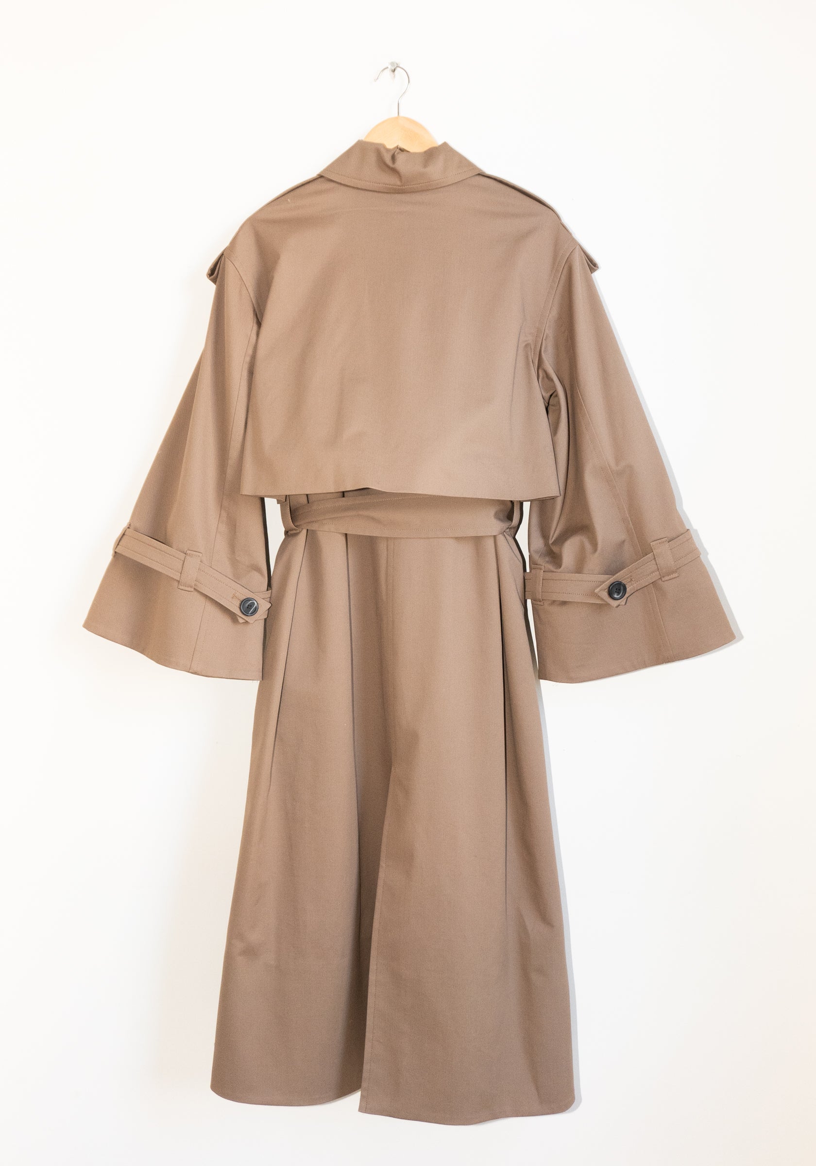 By Malene Birger Alaya Trench in Fossil