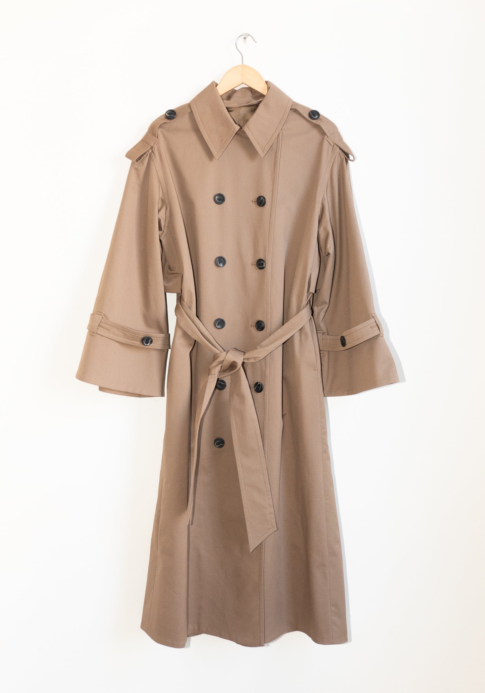 By Malene Birger Alaya Trench in Fossil