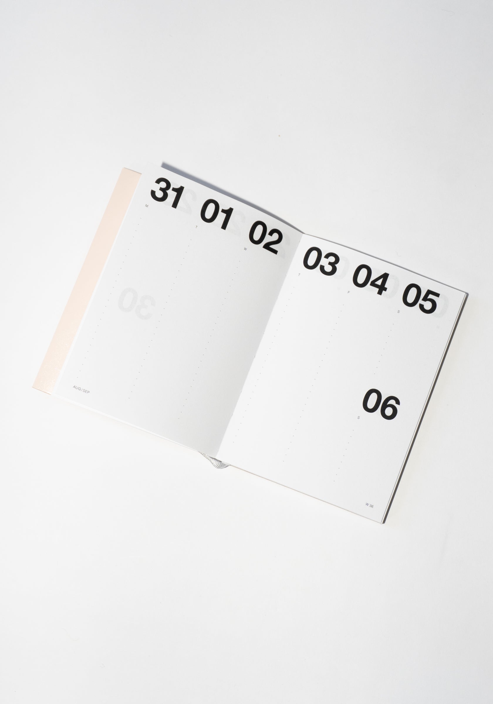 2026 Classic Planner in Powder Pink