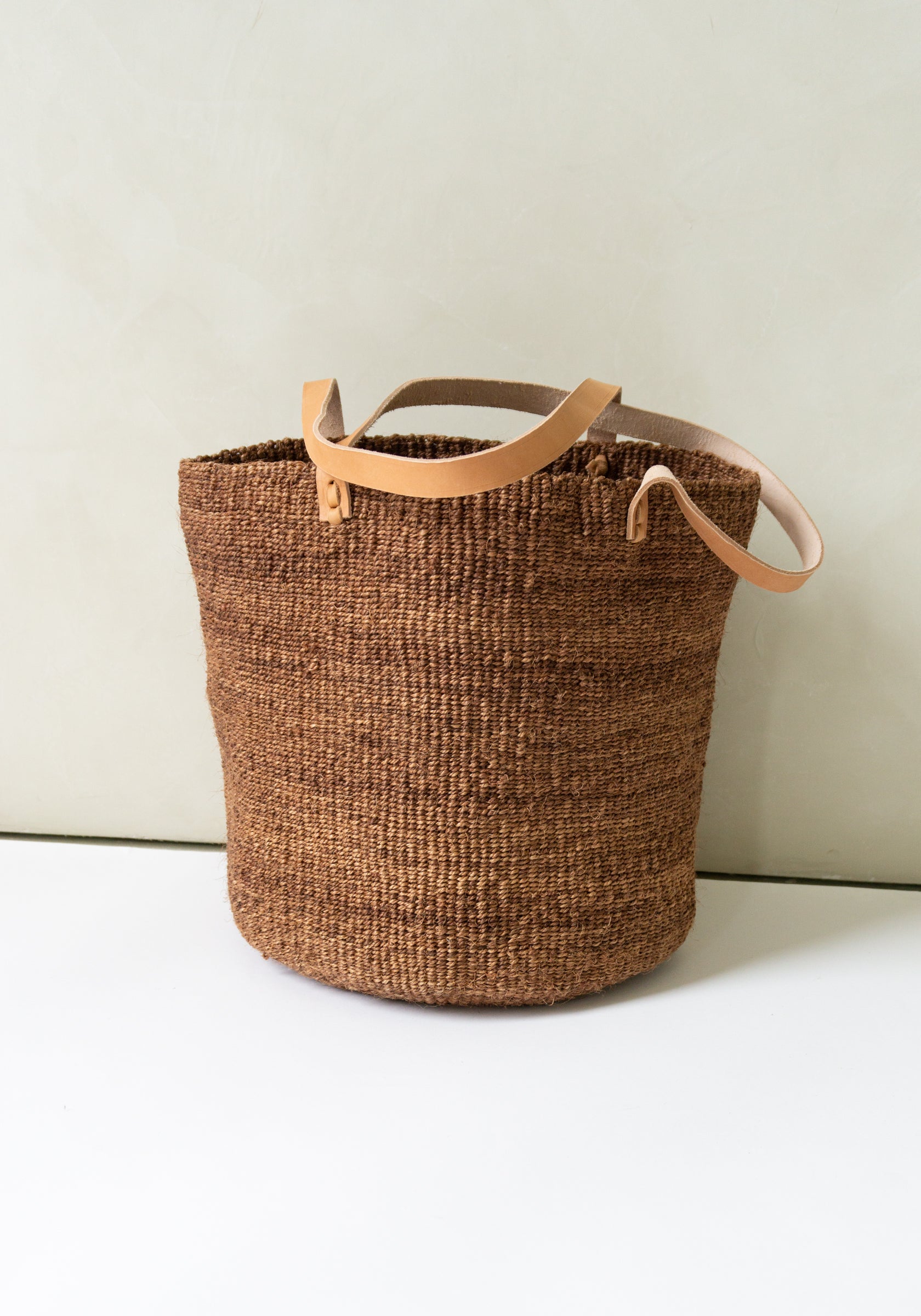 Kiondo Medium Shopper Basket in Dark Brown